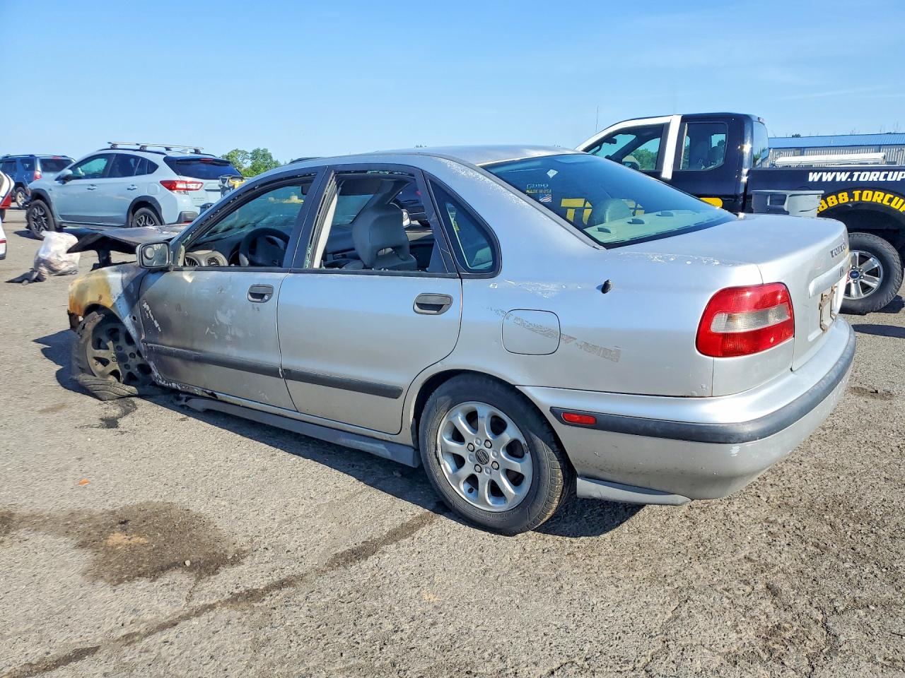 2000 Volvo S40 Silver vin: YV1VS2554YF510855