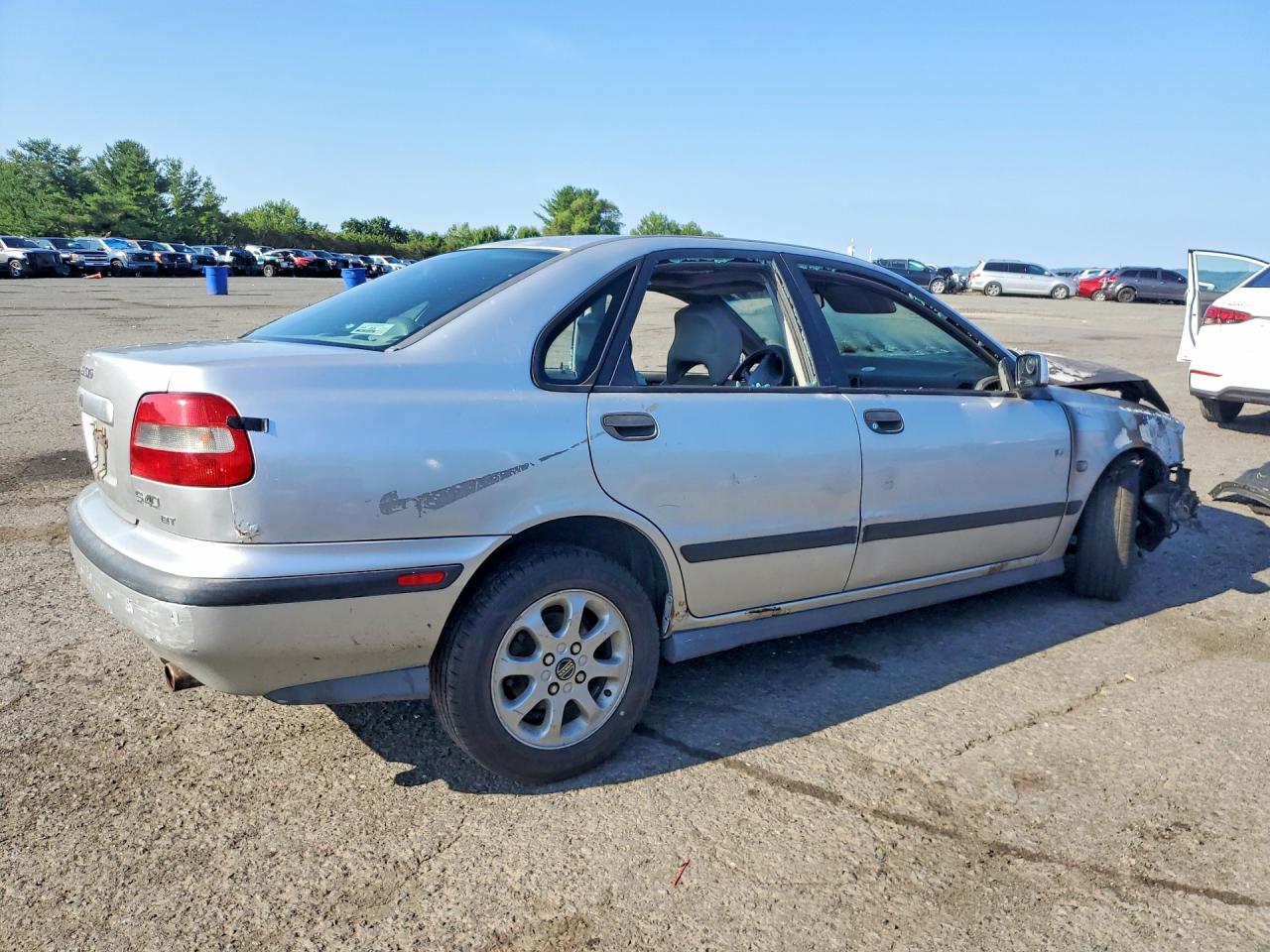 2000 Volvo S40 Silver vin: YV1VS2554YF510855