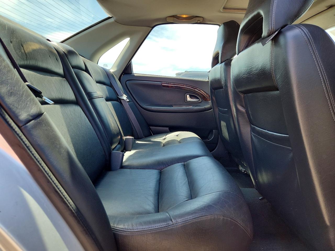2000 Volvo S40 2.4i Silver vin: YV1VS255XYF557887
