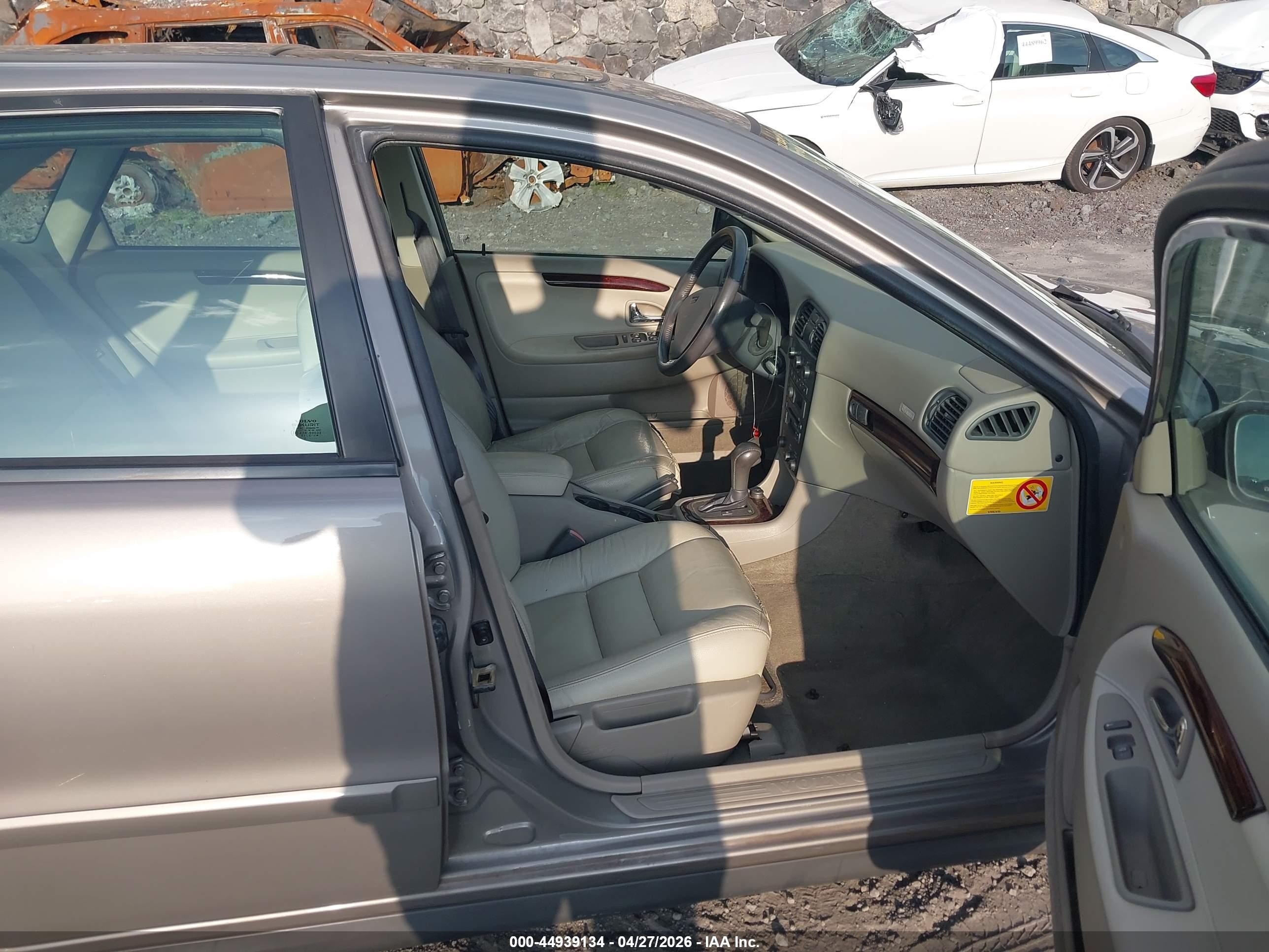 2004 Volvo S40 A/lse Gold vin: YV1VS27544F091445