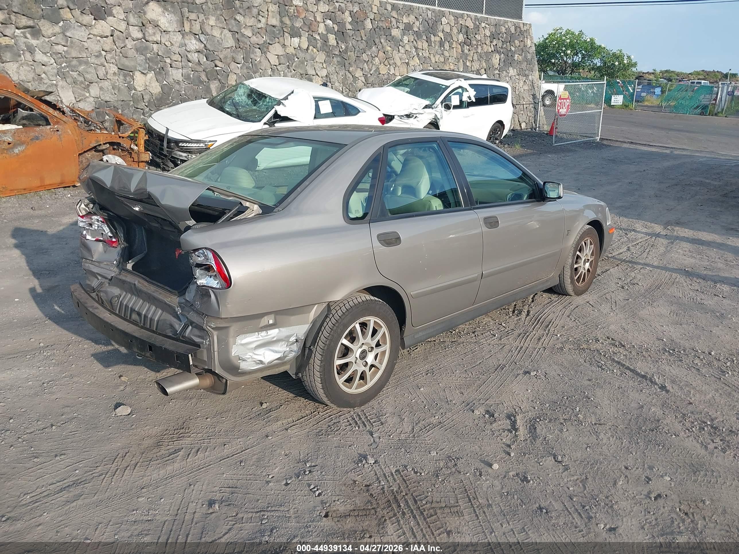 2004 Volvo S40 A/lse Gold vin: YV1VS27544F091445
