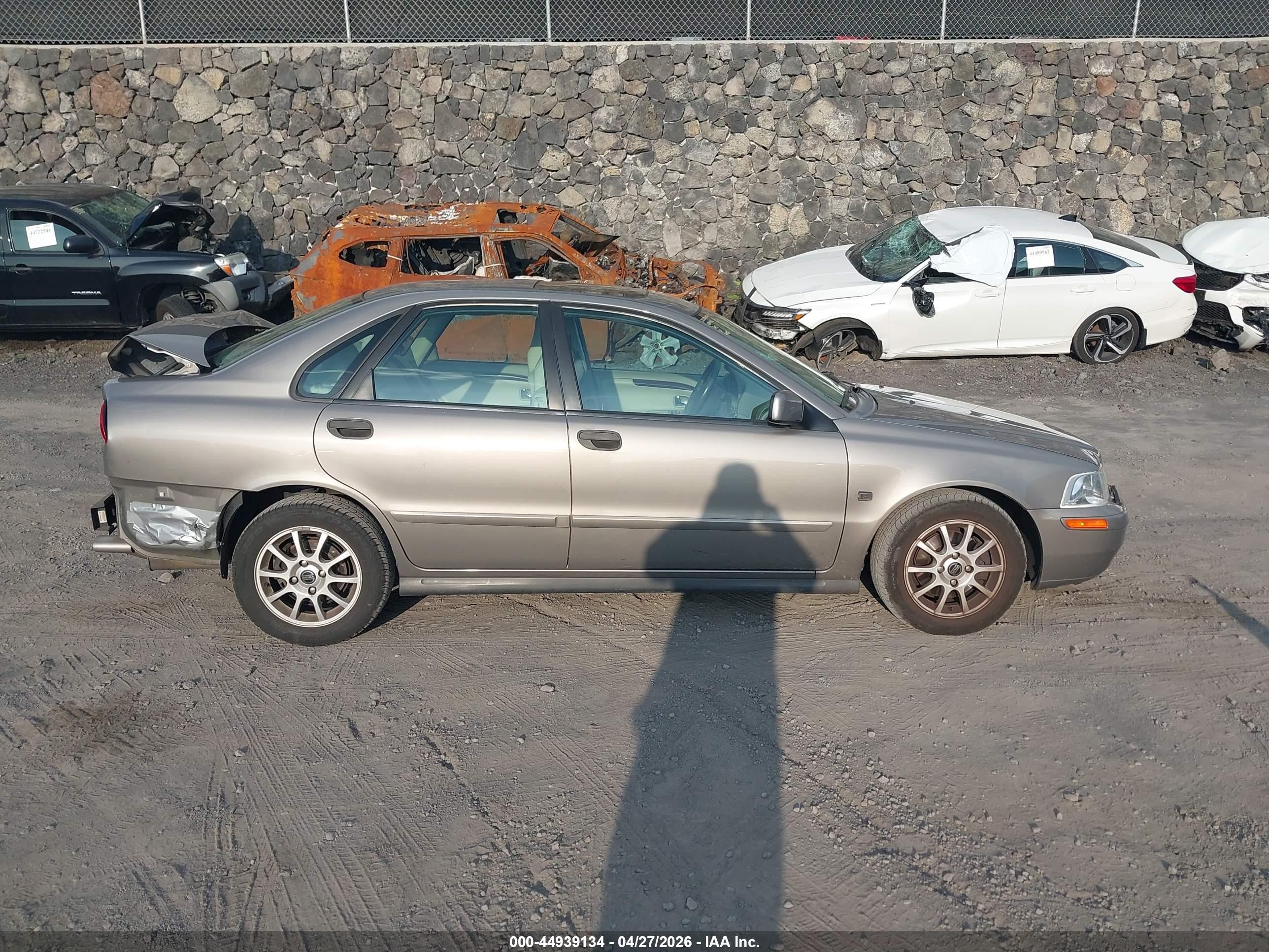 2004 Volvo S40 A/lse Gold vin: YV1VS27544F091445