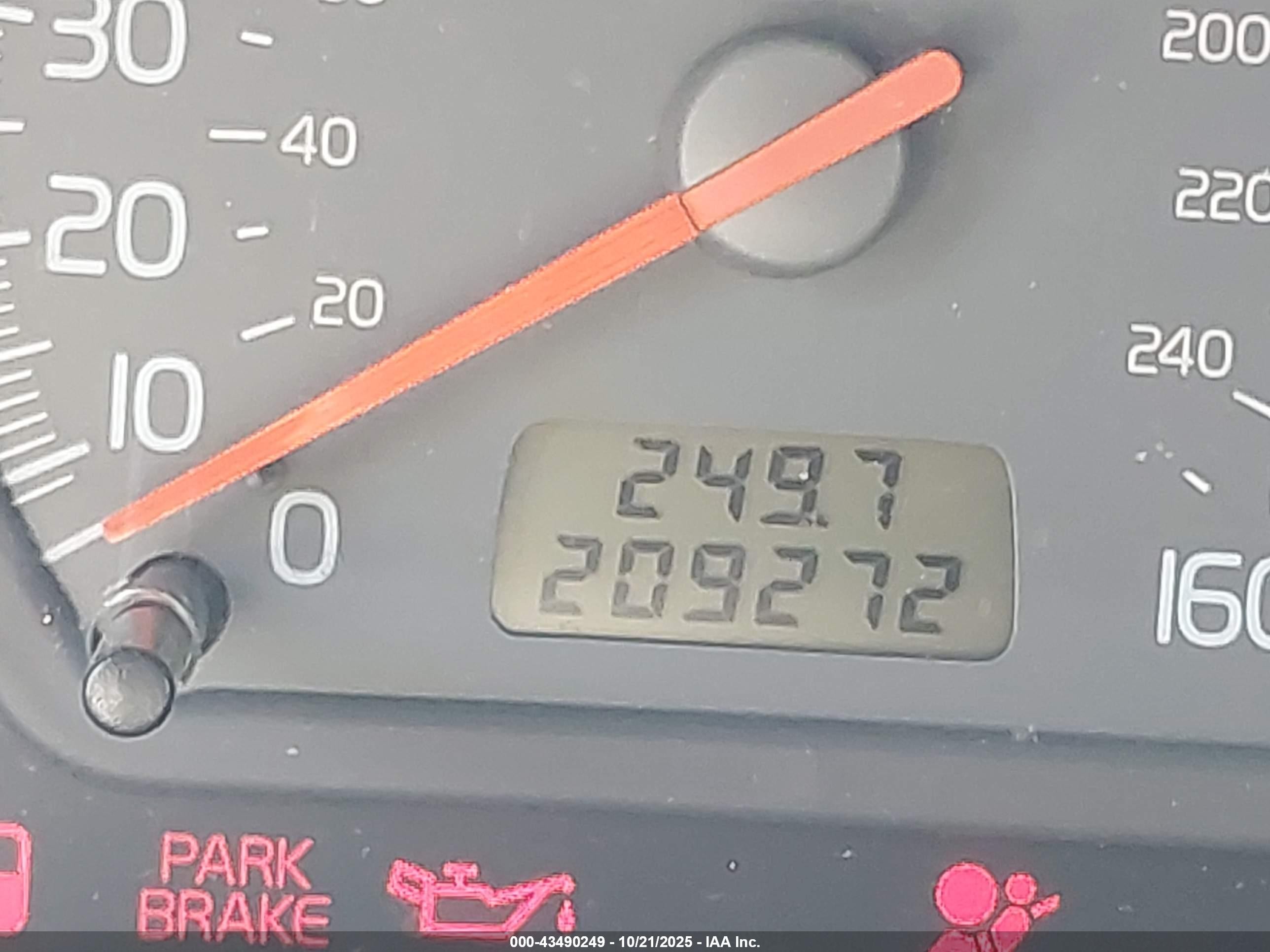 2001 Volvo S40 A/sport Edition Серебряный vin: YV1VS29501F607924