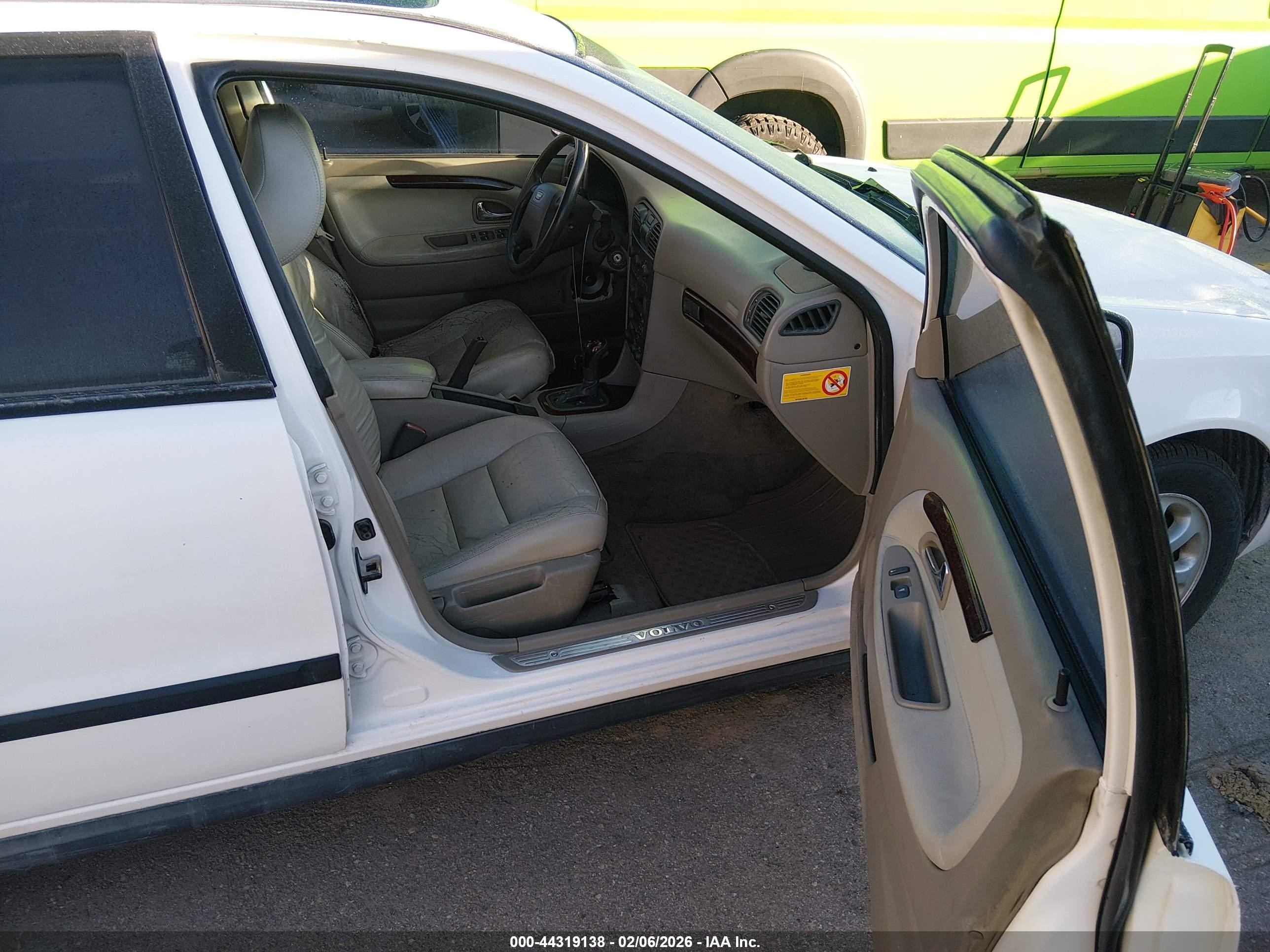 2001 Volvo S40 A/sport Edition White vin: YV1VS29501F657772