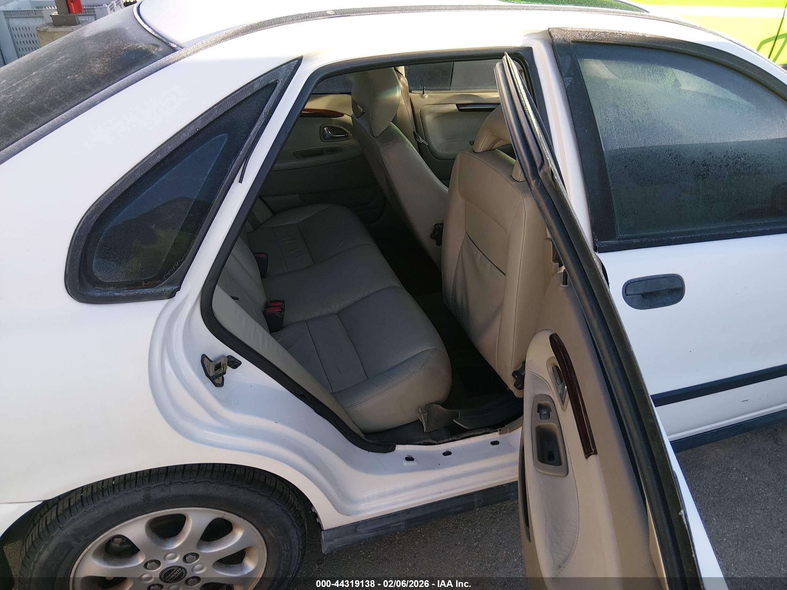 2001 Volvo S40 A/sport Edition White vin: YV1VS29501F657772