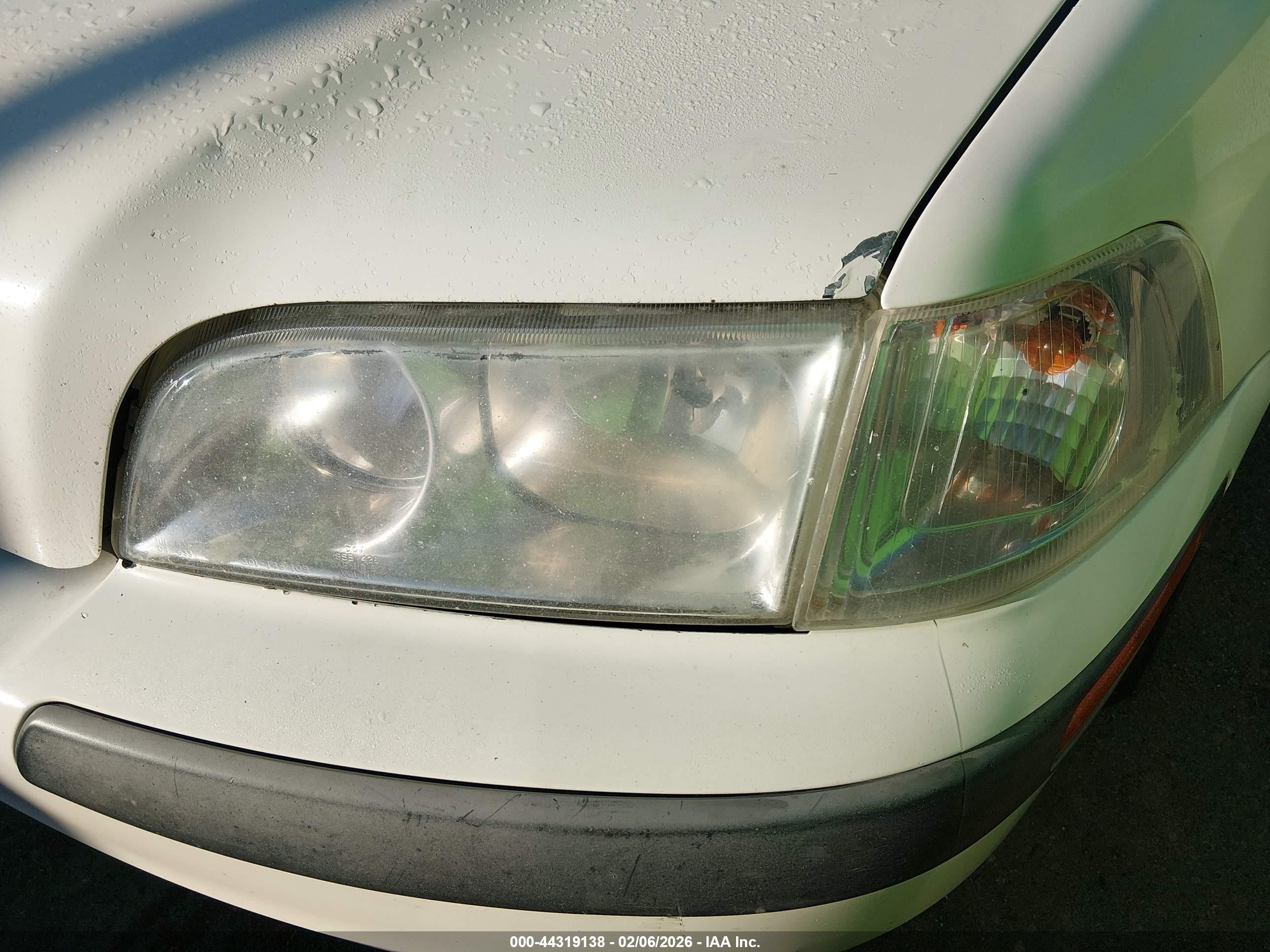 2001 Volvo S40 A/sport Edition White vin: YV1VS29501F657772