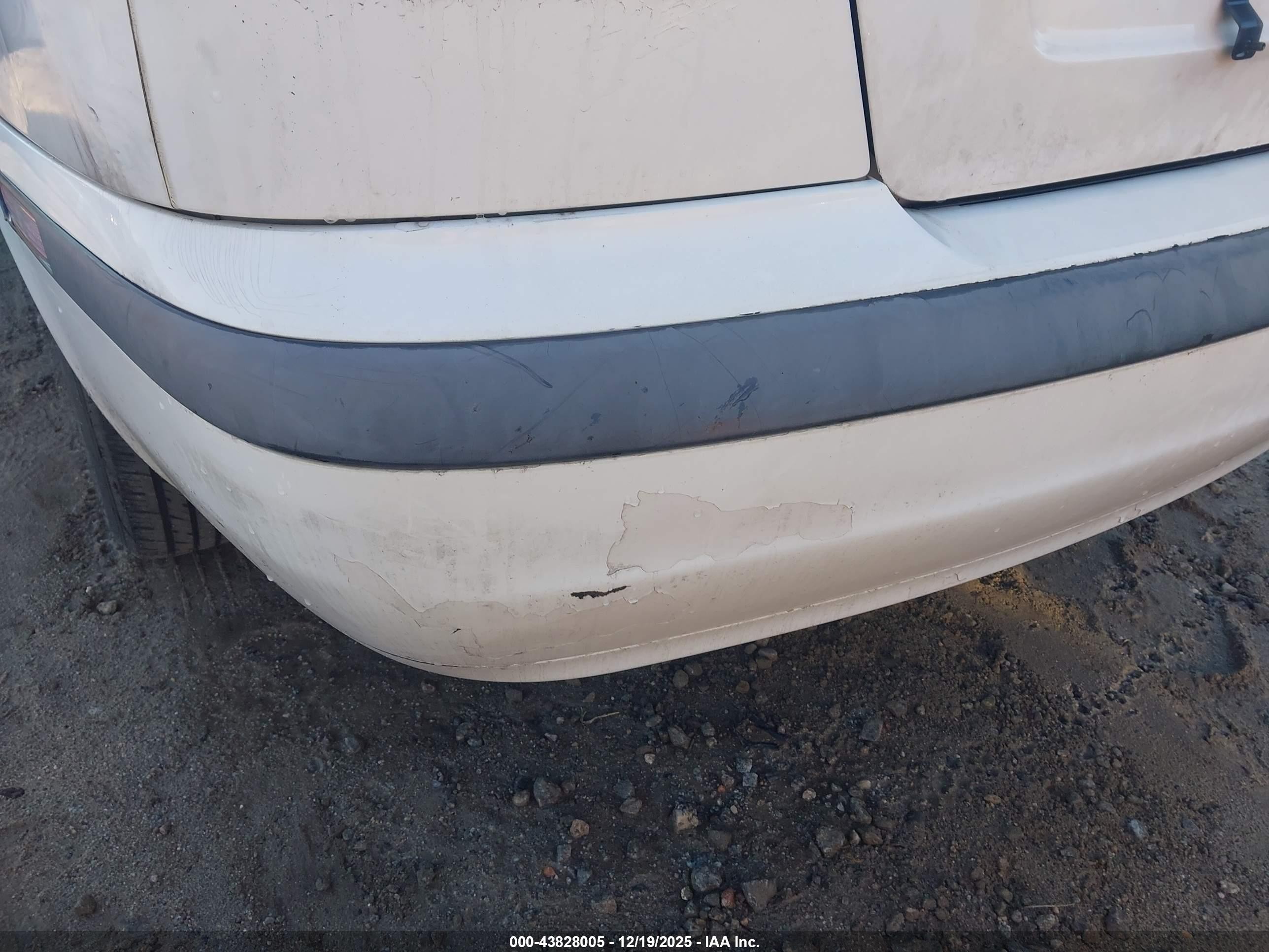 2001 Volvo S40 A/sport Edition White vin: YV1VS29531F610784