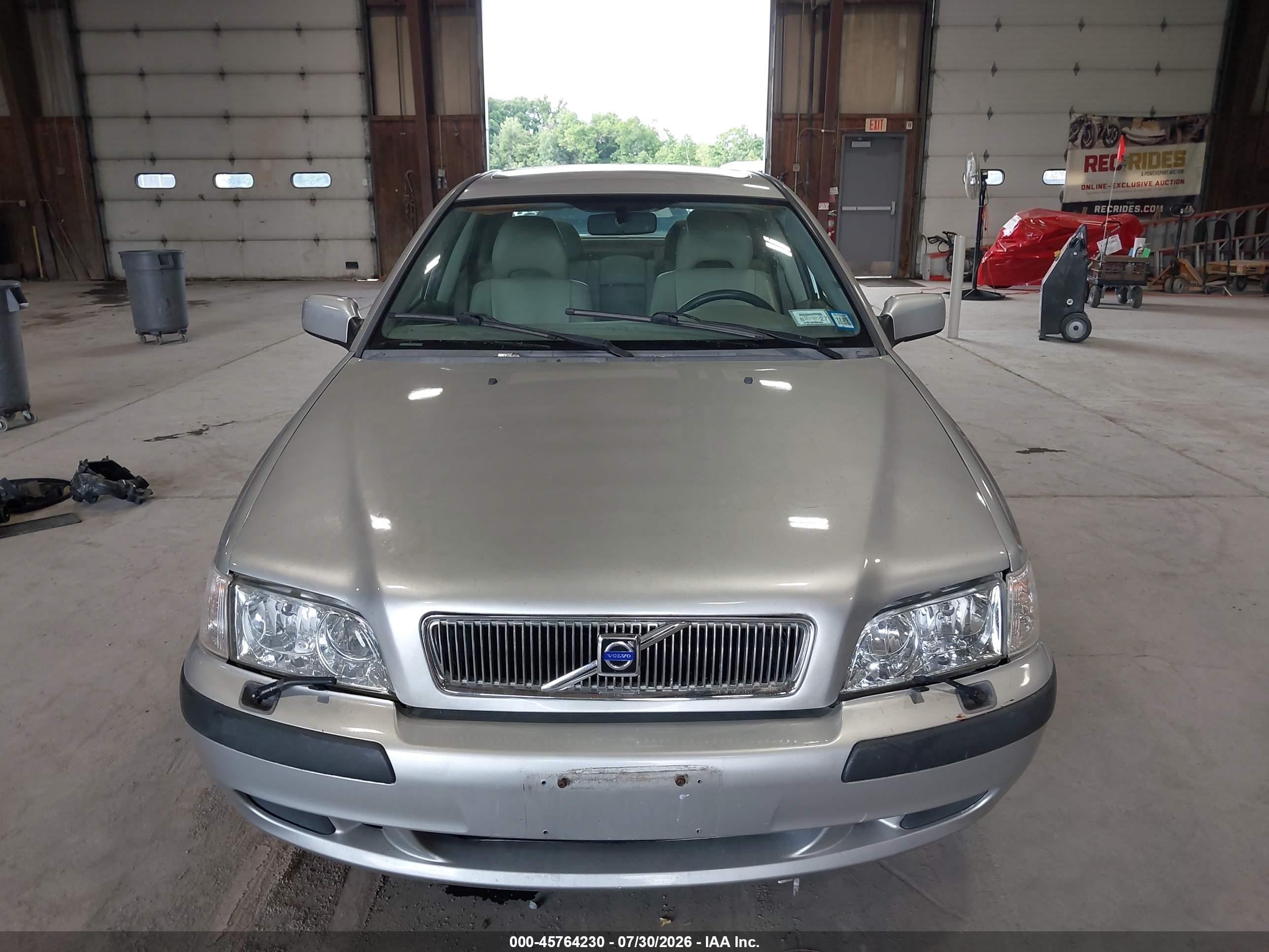 2001 Volvo S40 A/sport Edition Серебряный vin: YV1VS29571F769808