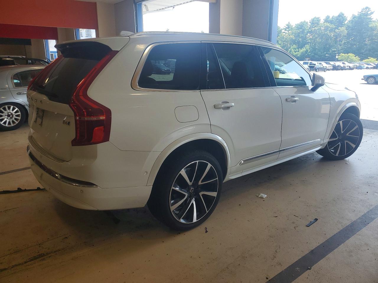 2023 Volvo Xc90 Plus White vin: YV40621N1P1903389