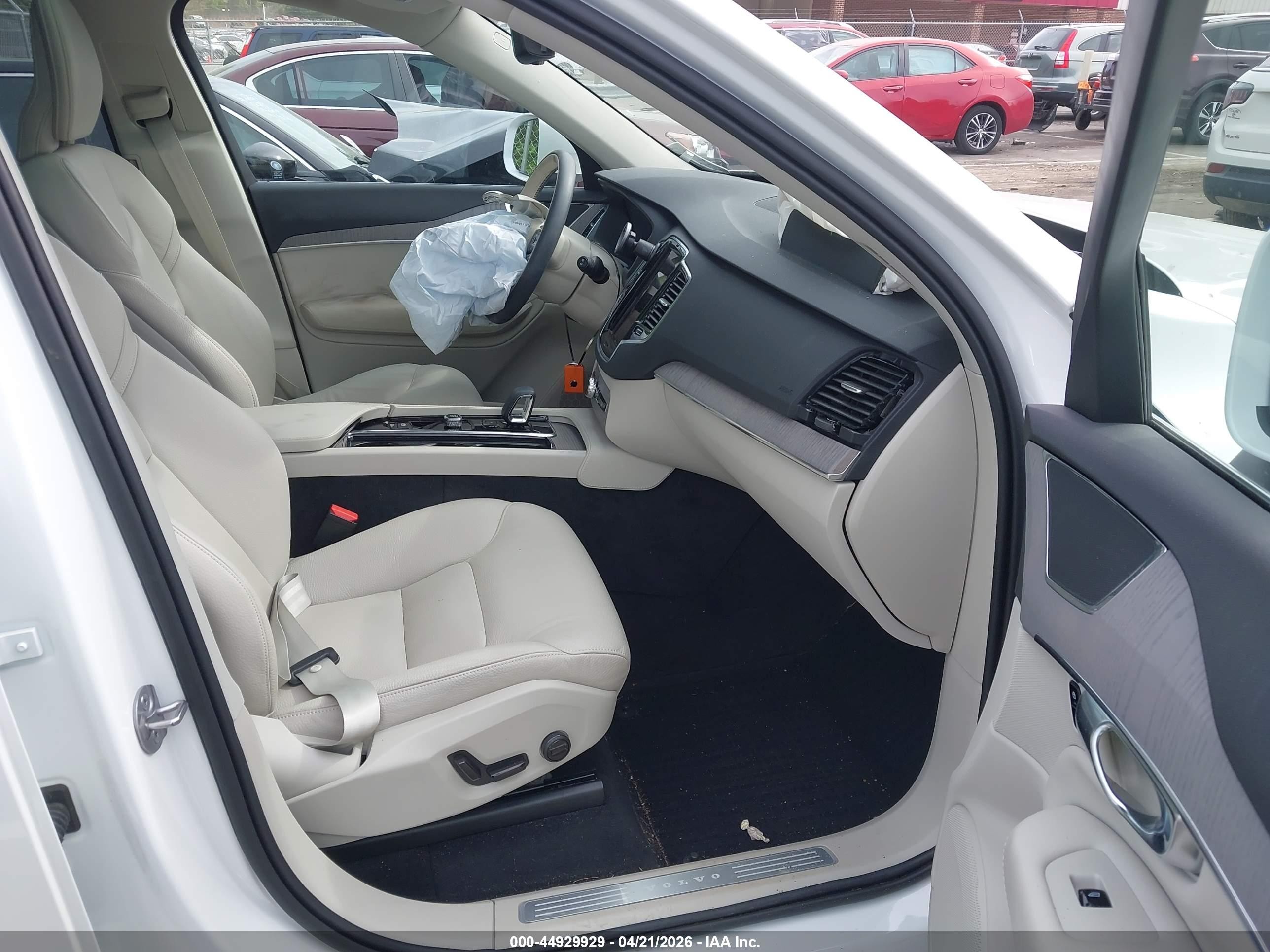 2025 Volvo Xc90 B6 Plus 6-seater White vin: YV4062JE7S1330720