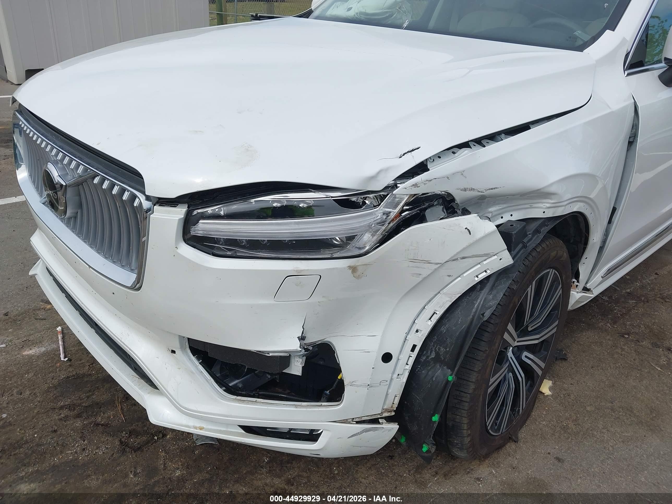 2025 Volvo Xc90 B6 Plus 6-seater White vin: YV4062JE7S1330720