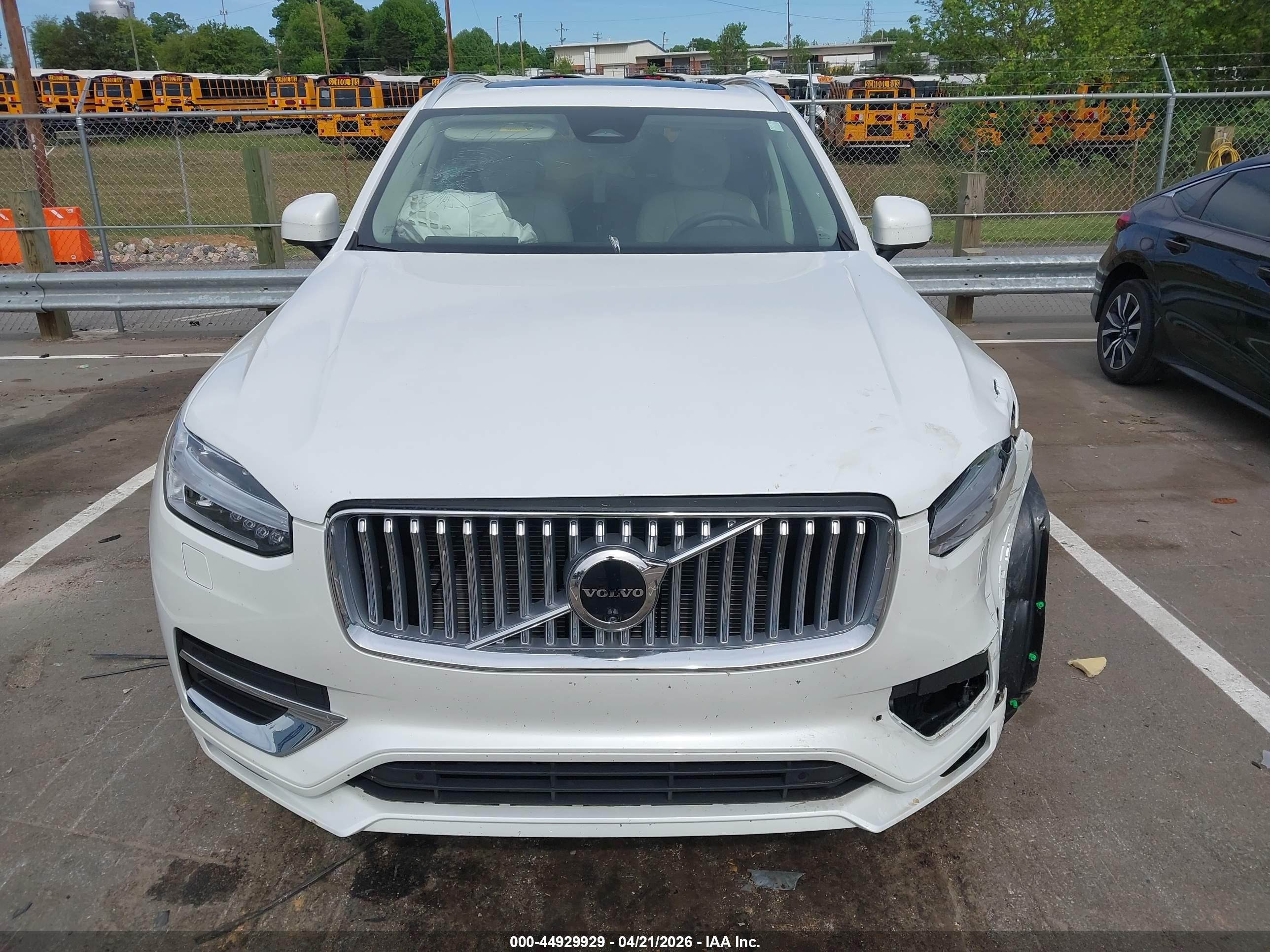 2025 Volvo Xc90 B6 Plus 6-seater White vin: YV4062JE7S1330720