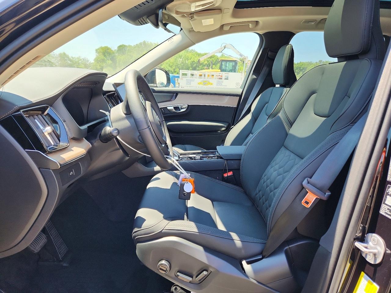 2026 Volvo Xc90 Plus Black vin: YV4062JEXT1514101