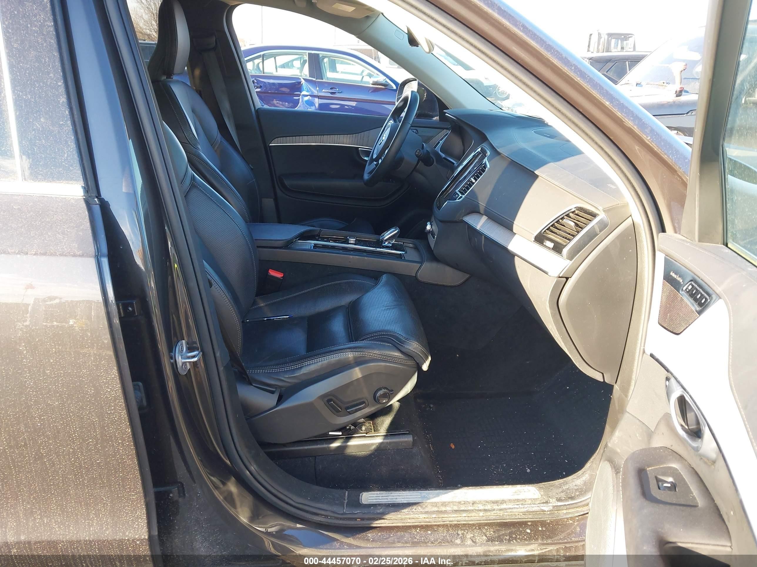 2024 Volvo Xc90 B6 Ultimate Bright Theme 6-seater Black vin: YV4062JF8R1160189