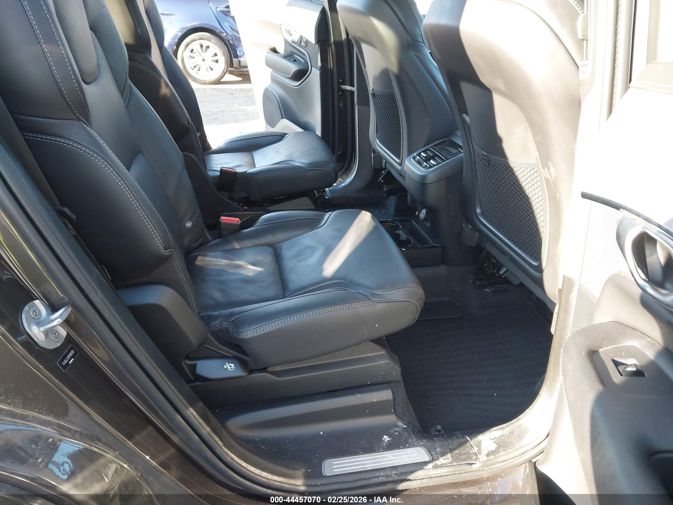 2024 Volvo Xc90 B6 Ultimate Bright Theme 6-seater Black vin: YV4062JF8R1160189