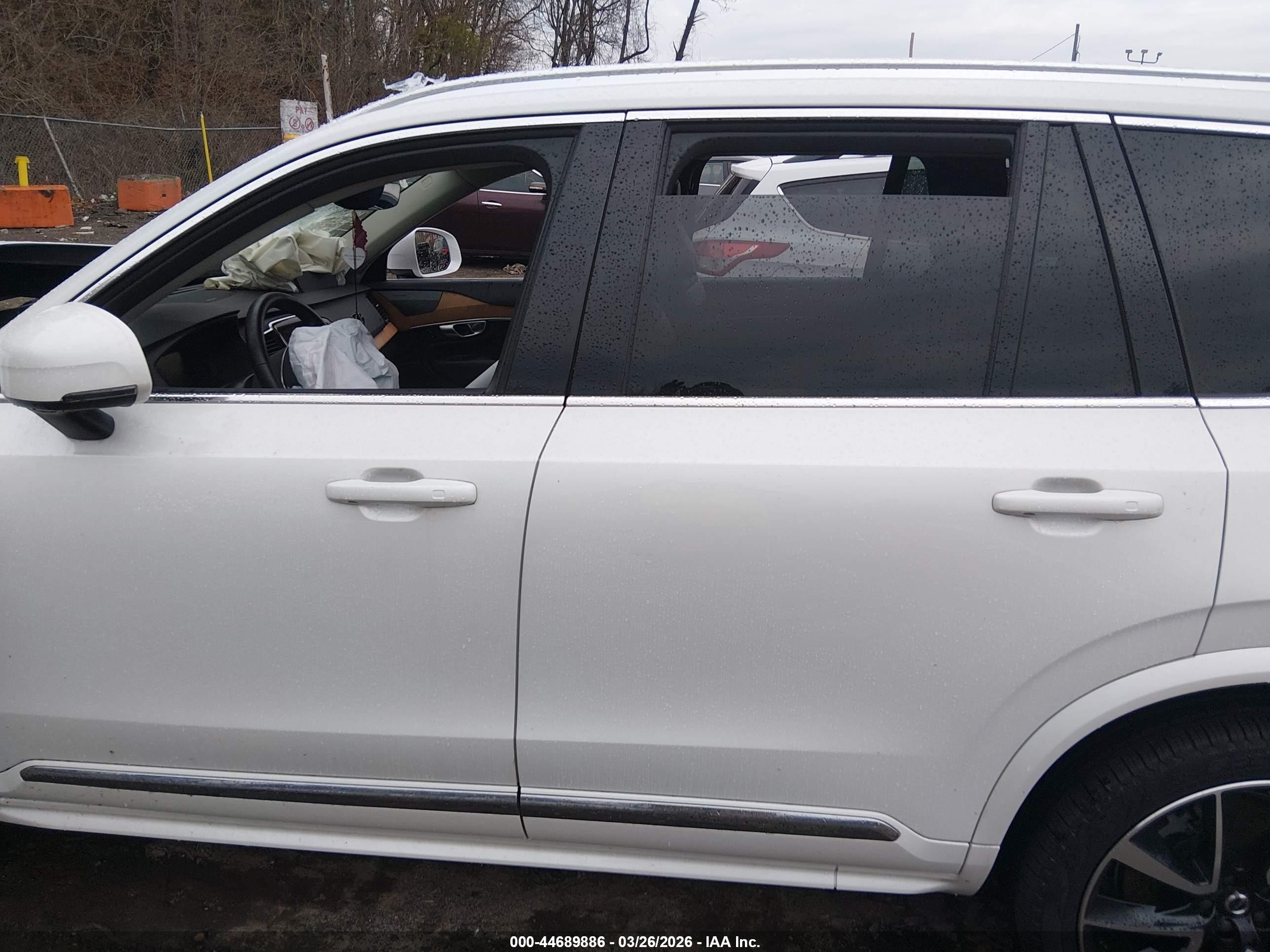 2024 Volvo Xc90 B6 Plus Bright Theme 7-seater White vin: YV4062PE2R1196541