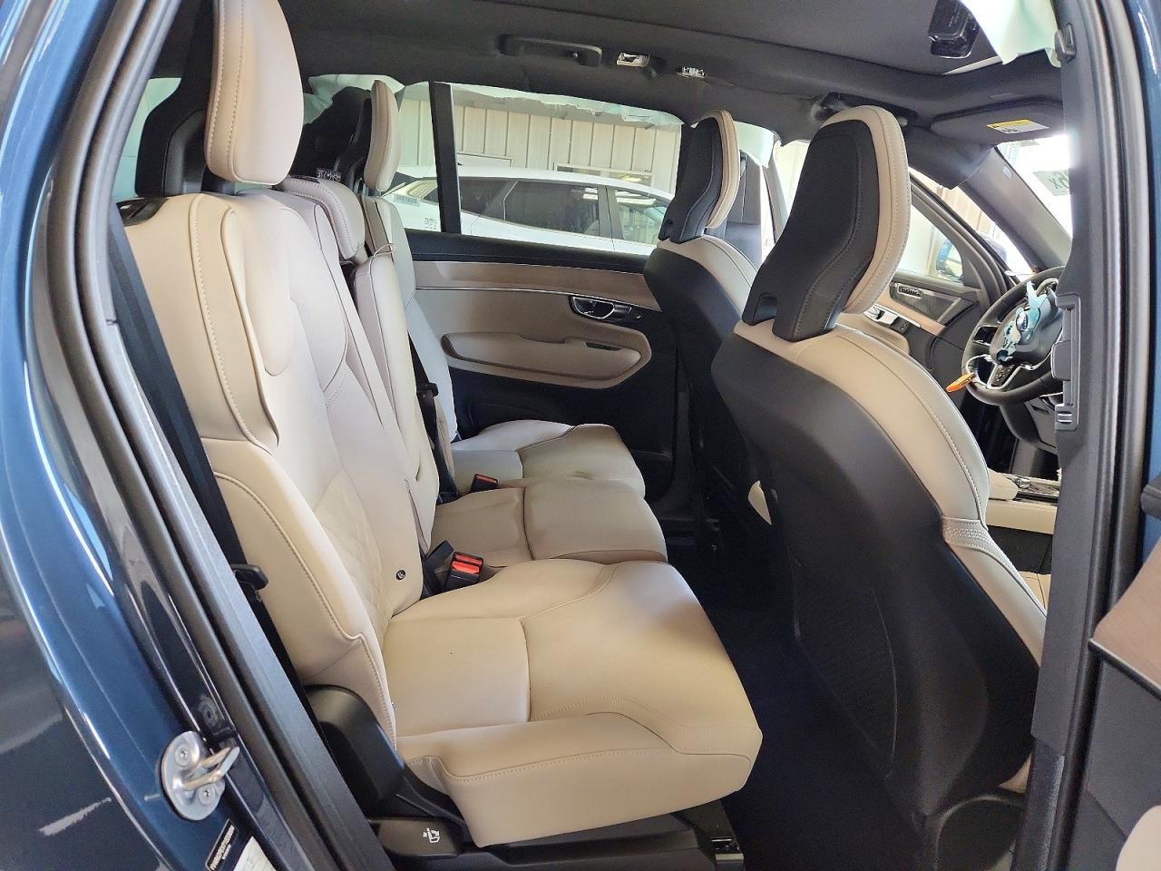 2026 Volvo Xc90 Plus Blue vin: YV4062PEXT1523694