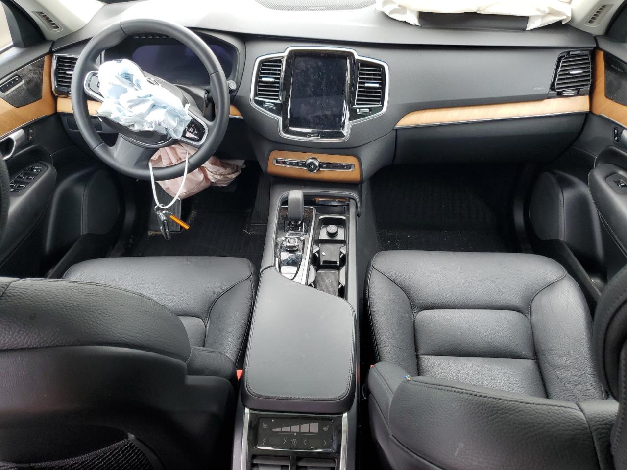 2023 Volvo Xc90 Plus Silver vin: YV4062PN8P1977402