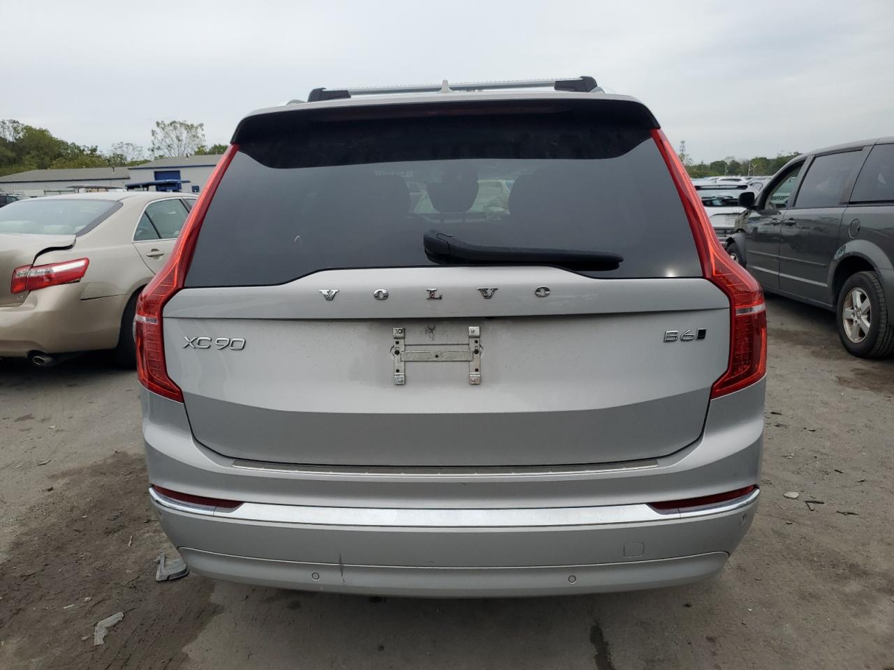 2023 Volvo Xc90 Plus Silver vin: YV4062PN8P1977402