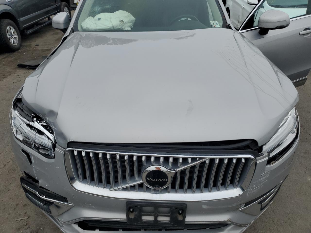 2023 Volvo Xc90 Plus Silver vin: YV4062PN8P1977402