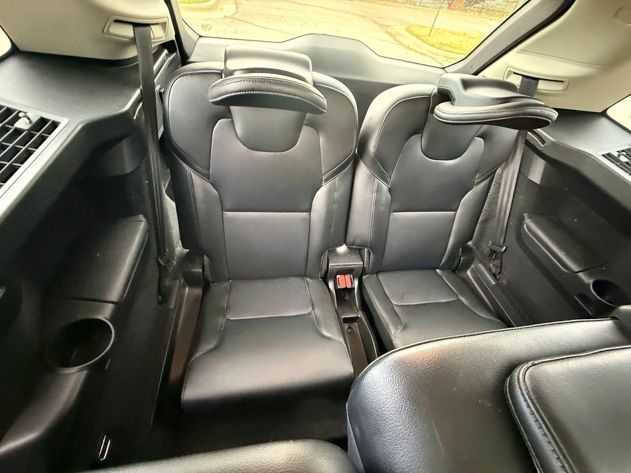 2018 Volvo Xc90 T5 White vin: YV4102CK3J1351099