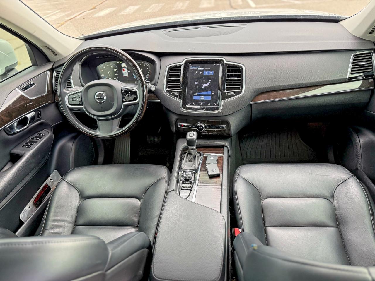 2018 Volvo Xc90 T5 White vin: YV4102CK3J1351099