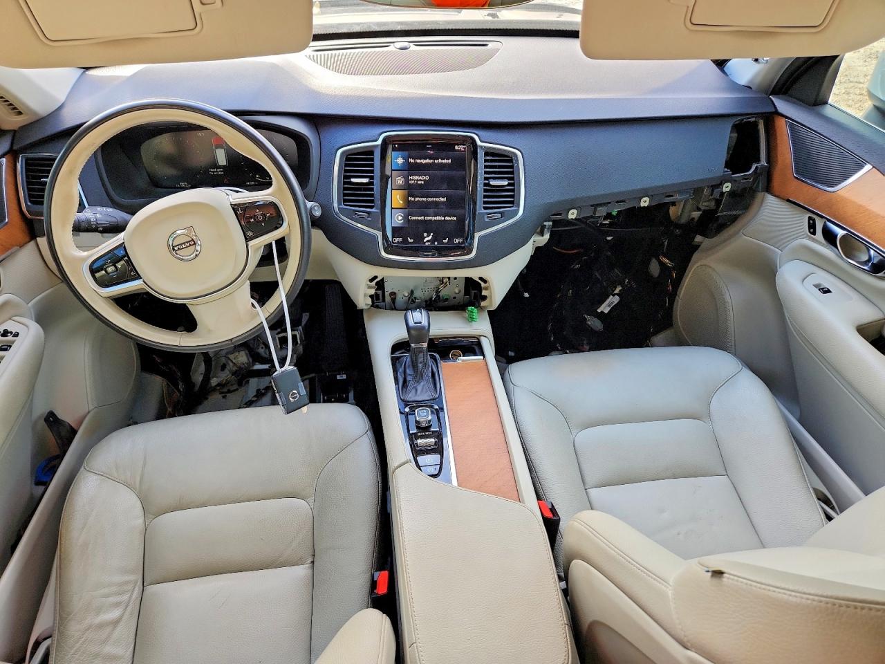 2021 Volvo Xc90 T5 Momentum Белый vin: YV4102CK4M1736708