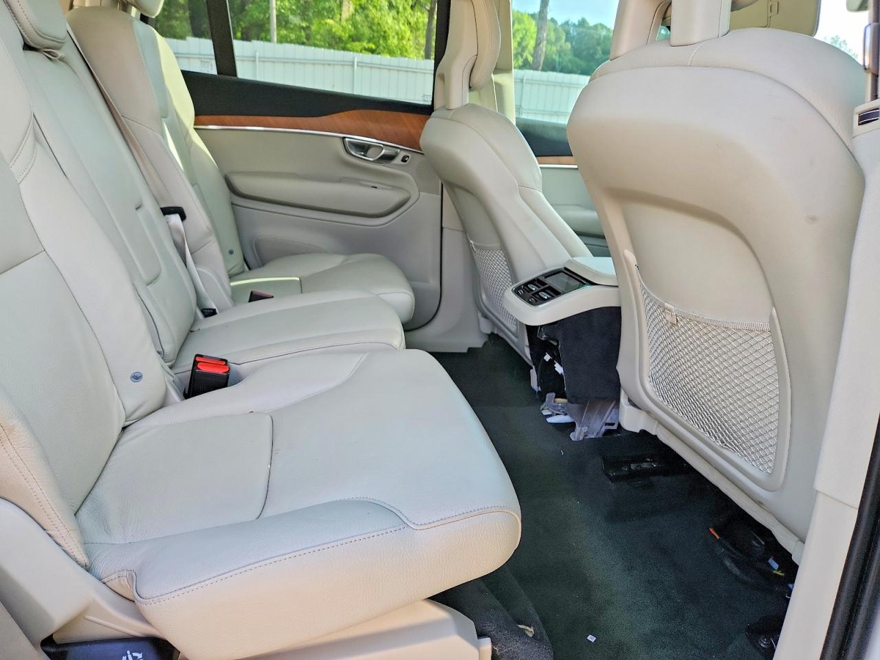 2021 Volvo Xc90 T5 Momentum Белый vin: YV4102CK4M1736708