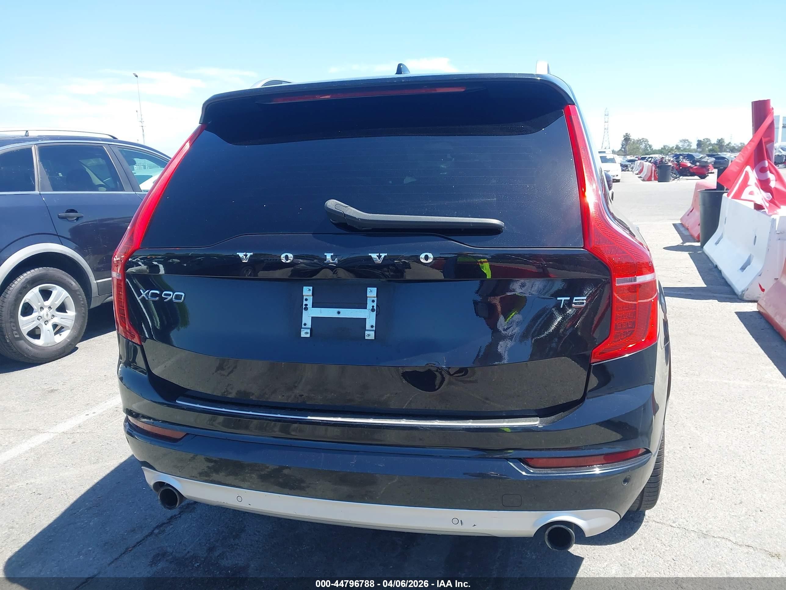 2019 Volvo Xc90 T5 Momentum Black vin: YV4102CK6K1506360