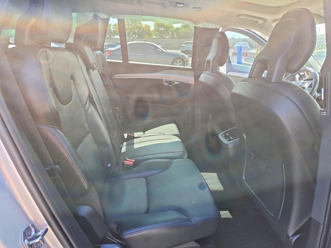 2021 Volvo Xc90 T5 Momentum Silver vin: YV4102CKXM1751746