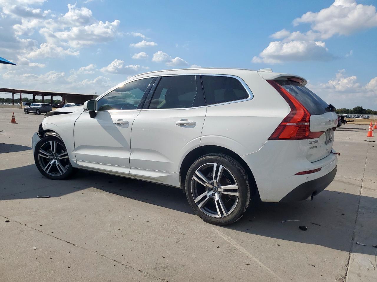 2021 Volvo Xc60 T5 Momentum White vin: YV4102DK3M1675334