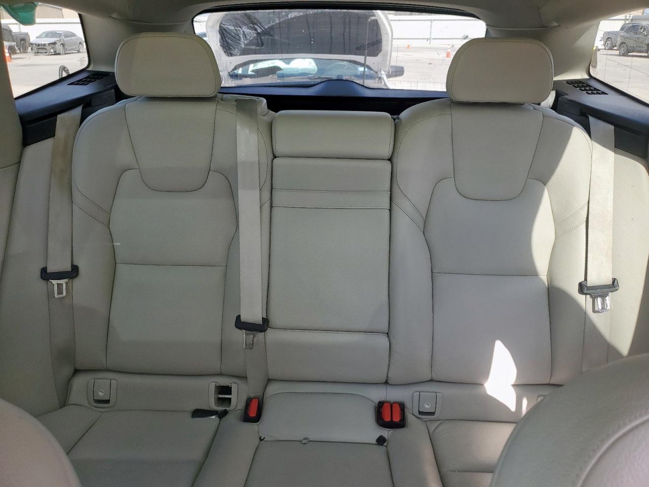 2021 Volvo Xc60 T5 Momentum White vin: YV4102DK3M1675334