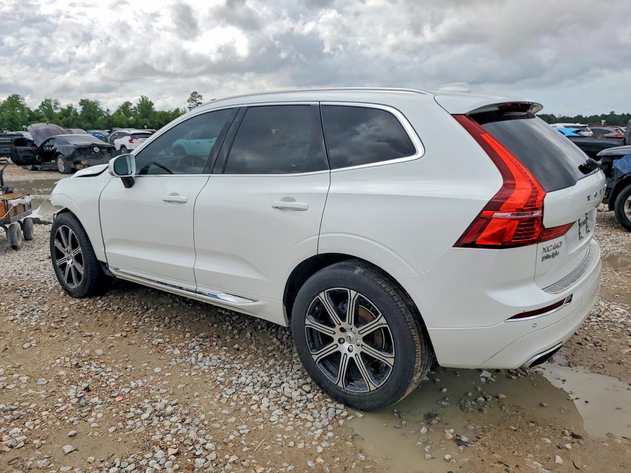 2020 Volvo Xc60 T5 Inscription White vin: YV4102DL4L1598268