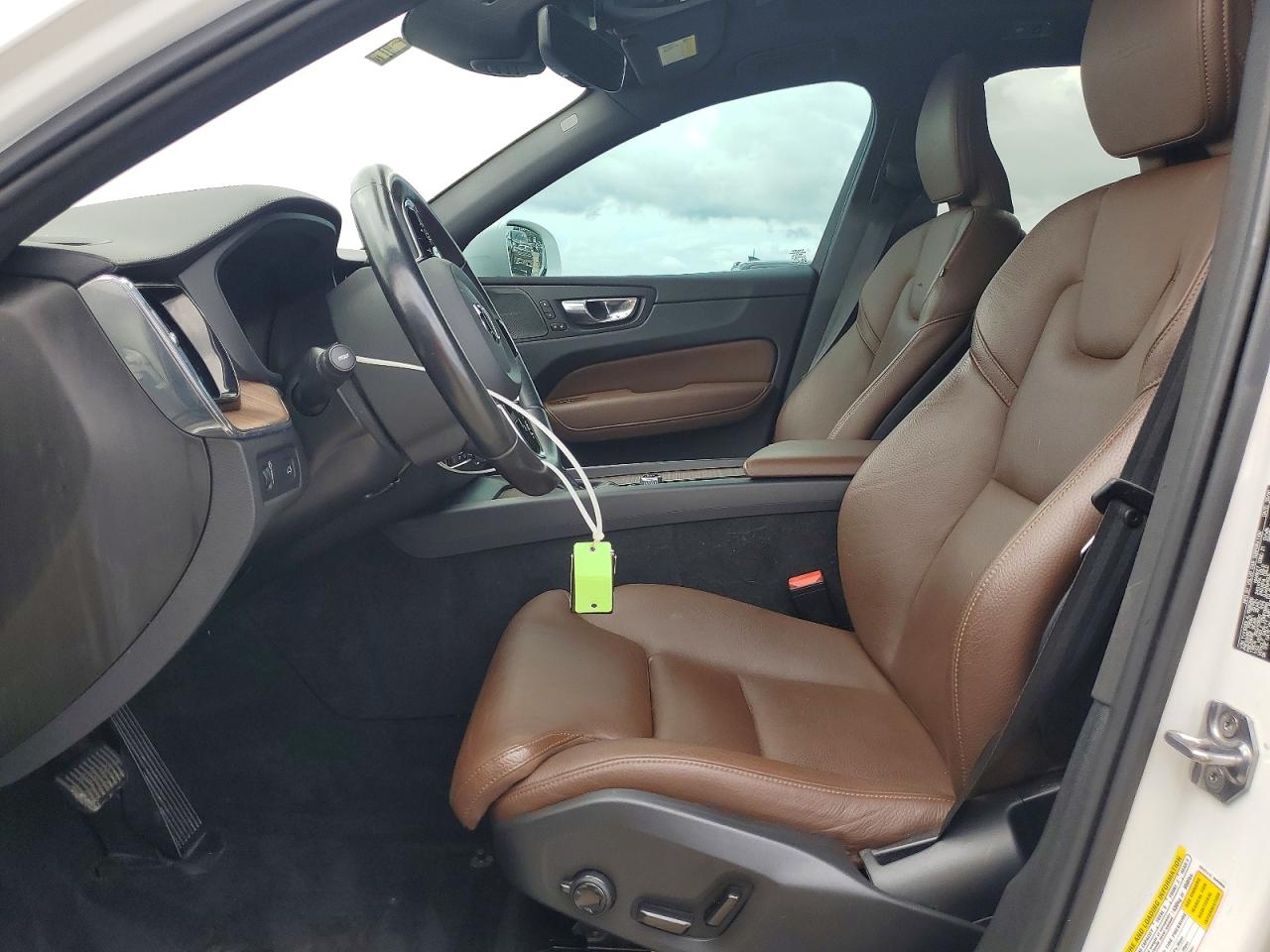 2020 Volvo Xc60 T5 Inscription White vin: YV4102DL4L1598268