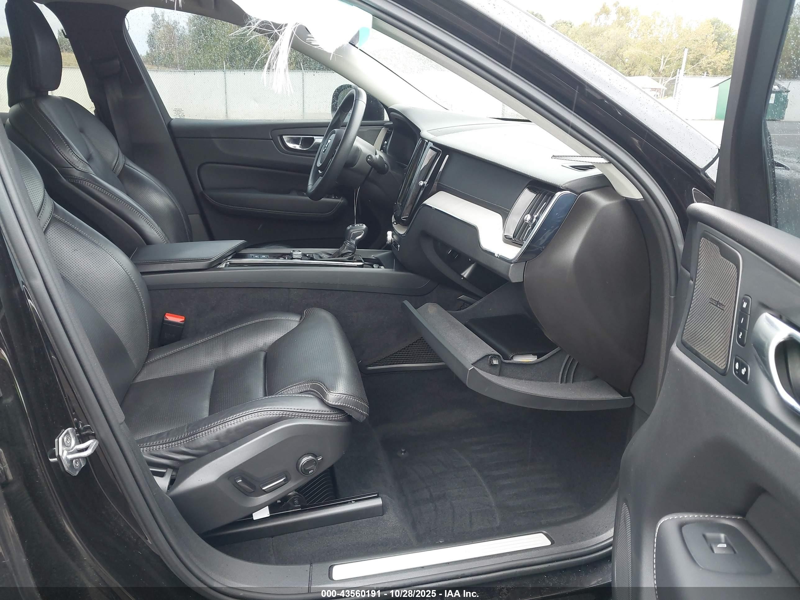 2021 Volvo Xc60 T5 Inscription Black vin: YV4102DL6M1699569