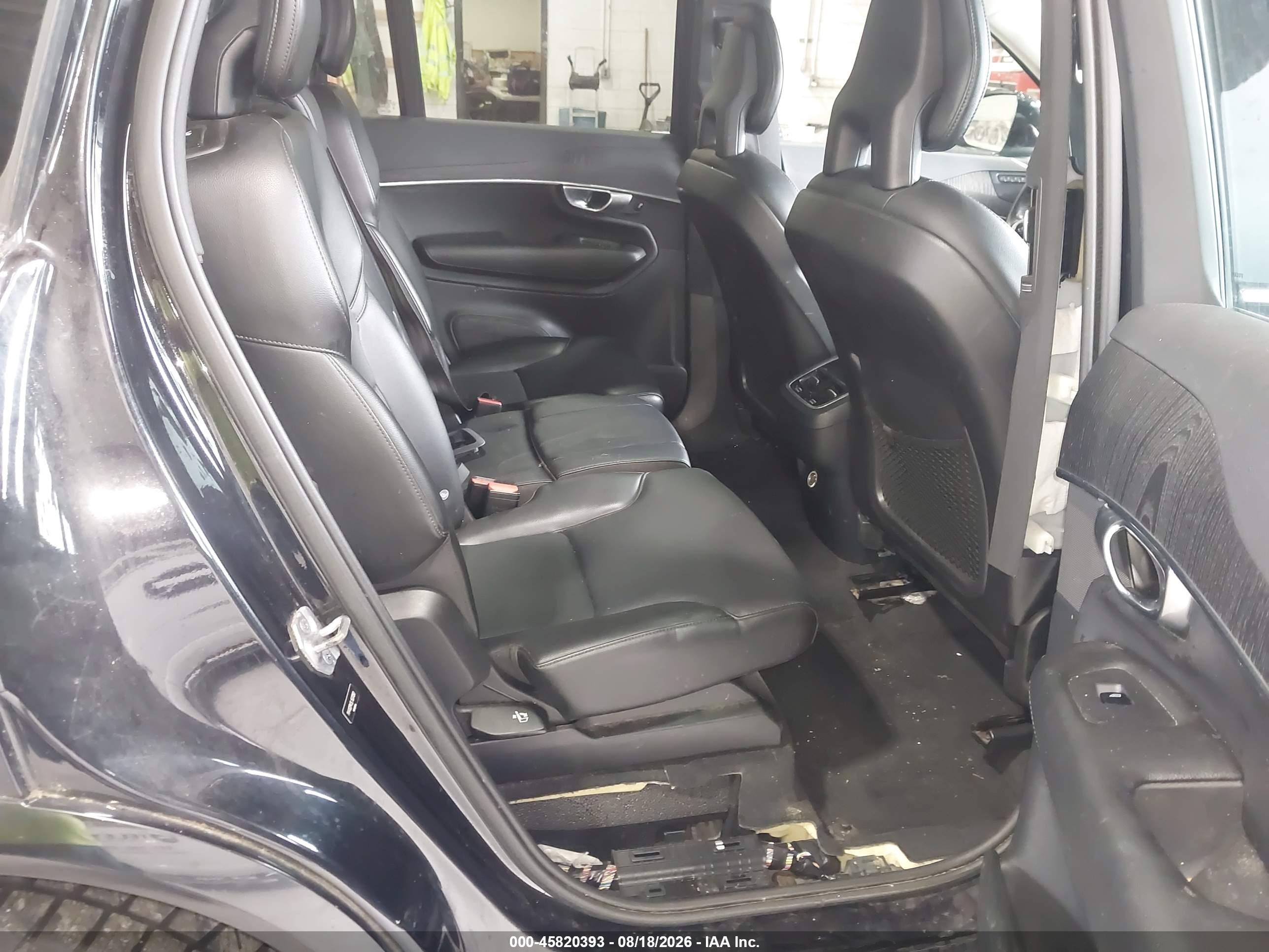 2020 Volvo Xc90 T5 Momentum 7 Passenger Black vin: YV4102PK5L1537093