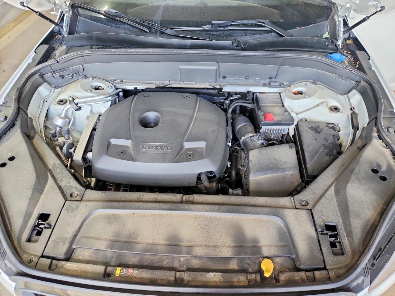 2020 Volvo Xc90 T5 Momentum Белый vin: YV4102PK5L1586987