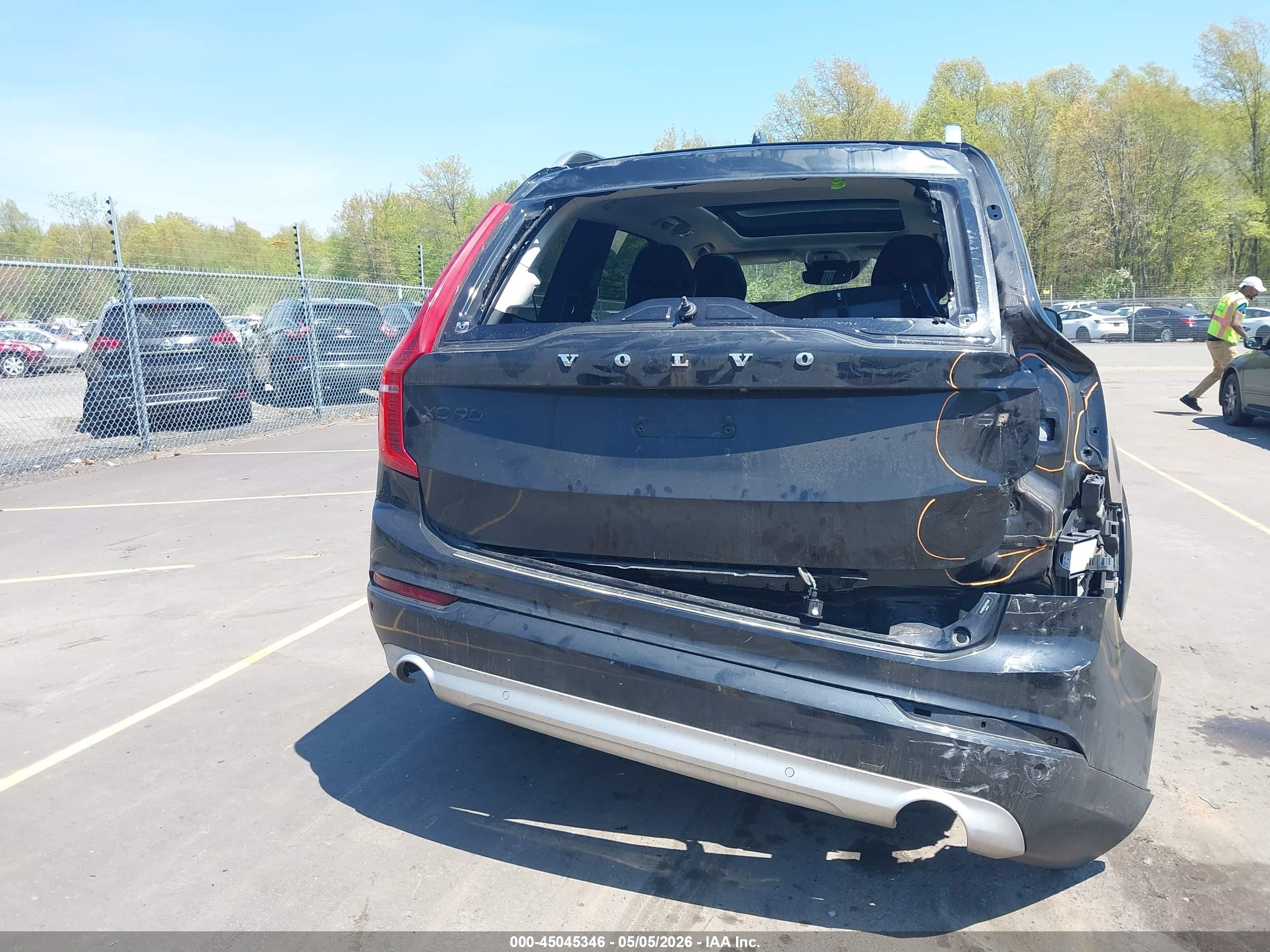 2018 Volvo Xc90 T5 Momentum Черный vin: YV4102PK8J1375408