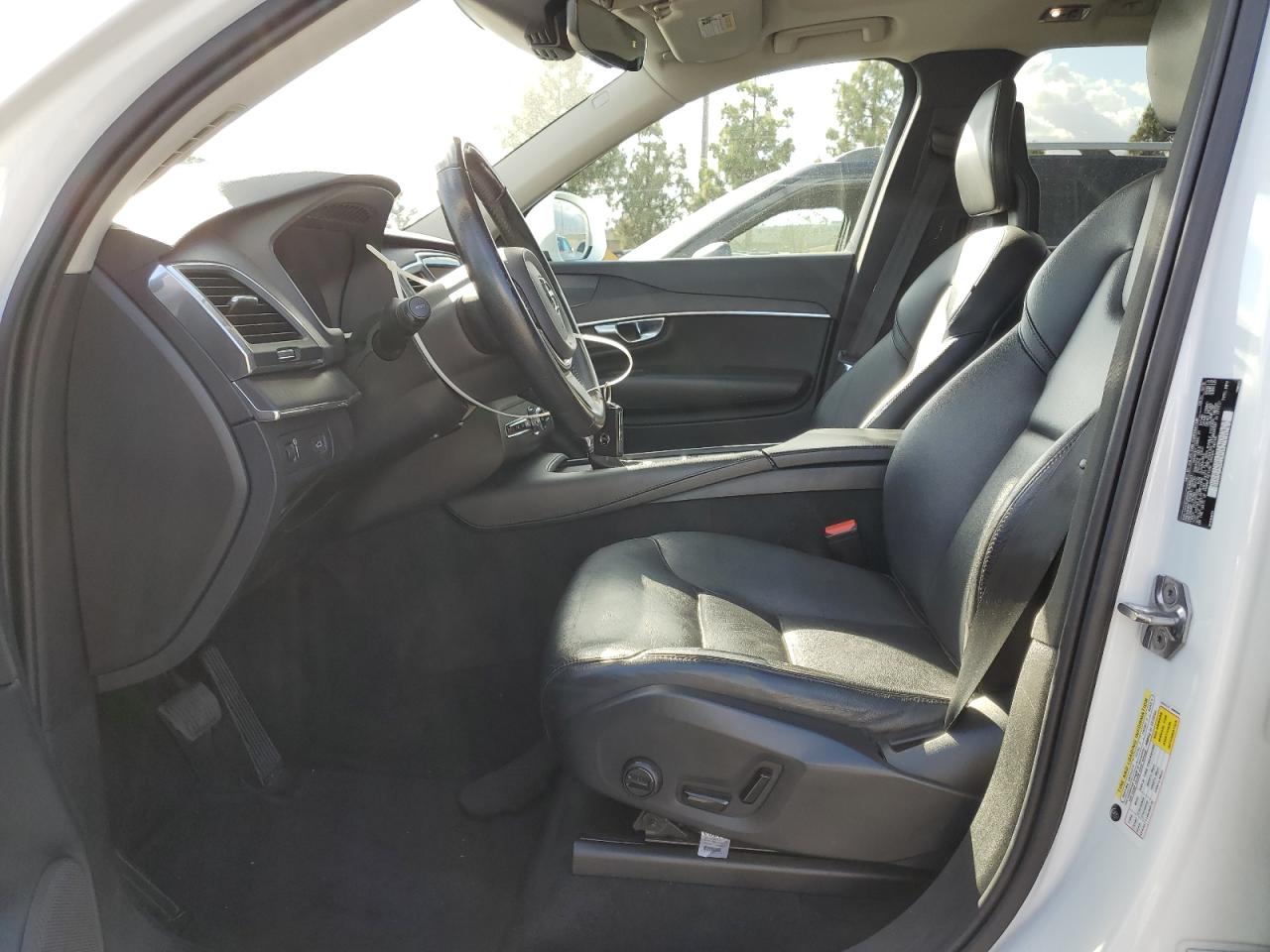 2020 Volvo Xc90 T5 Momentum Белый vin: YV4102PK8L1568533