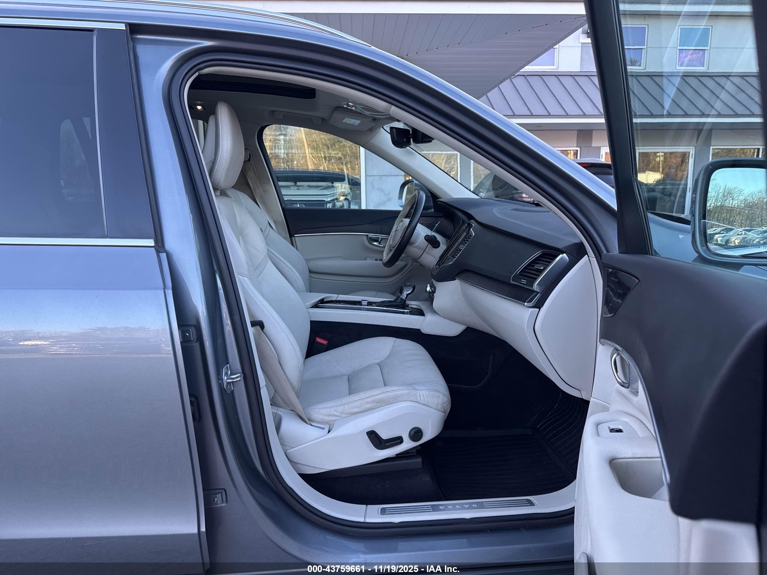 2020 Volvo Xc90 T5 Momentum 7 Passenger Gray vin: YV4102PK9L1587026