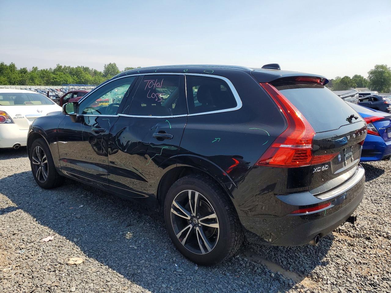 2018 Volvo Xc60 T5 Momentum Black vin: YV4102RK0J1077030