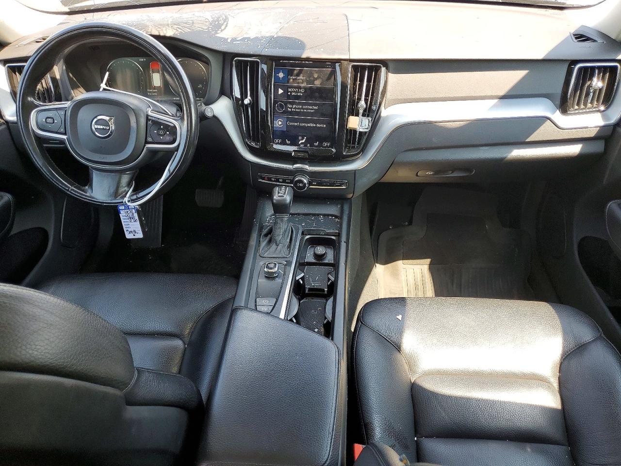 2018 Volvo Xc60 T5 Momentum Black vin: YV4102RK0J1077030