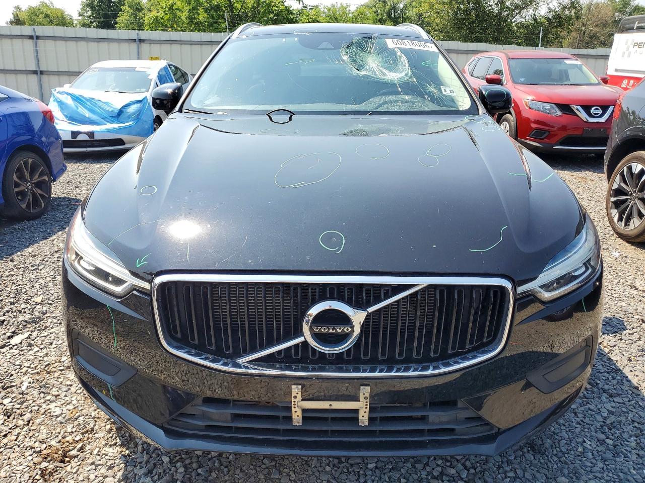 2018 Volvo Xc60 T5 Momentum Black vin: YV4102RK0J1077030