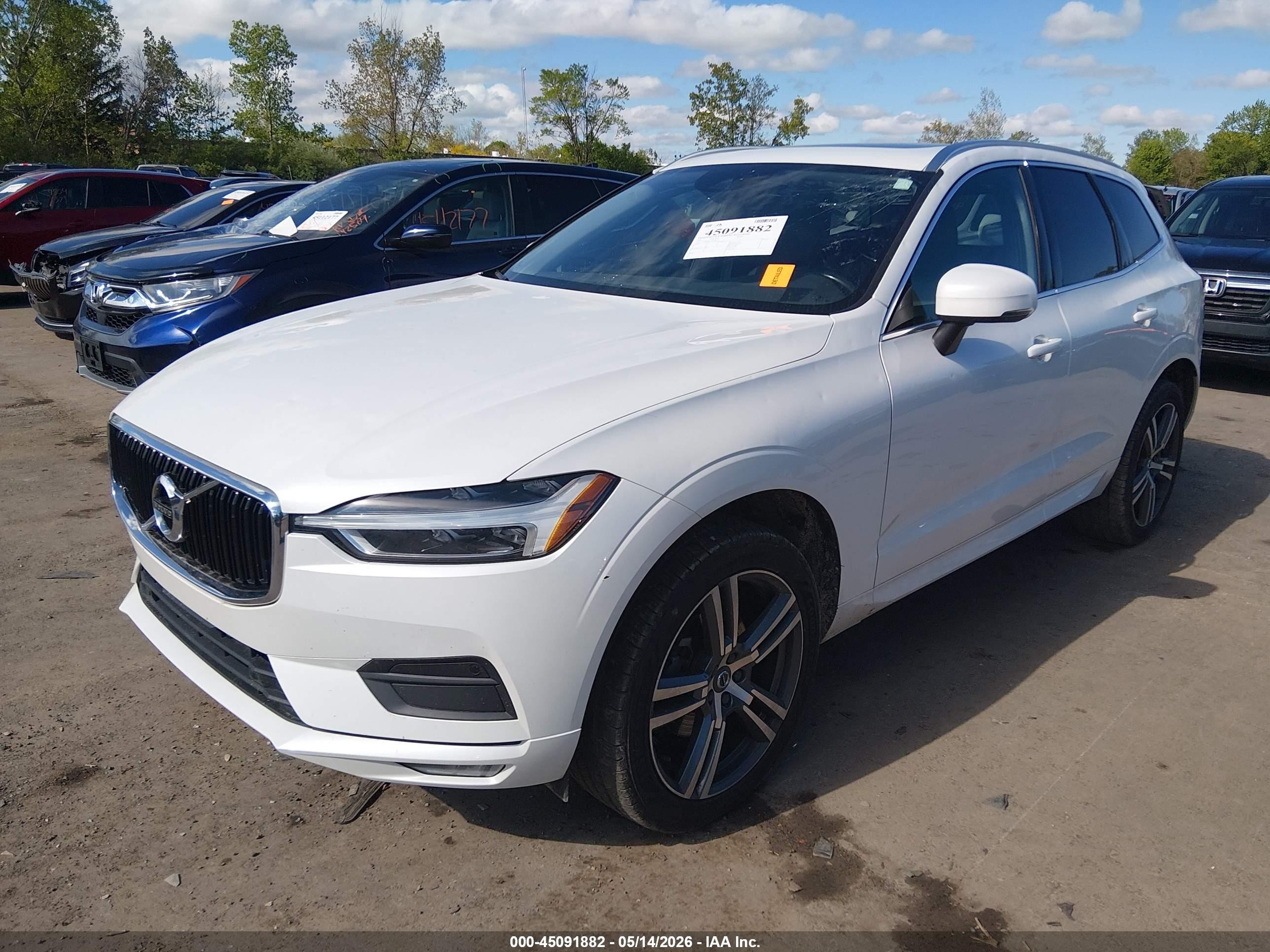 2021 Volvo Xc60 T5 Momentum White vin: YV4102RK1M1696269