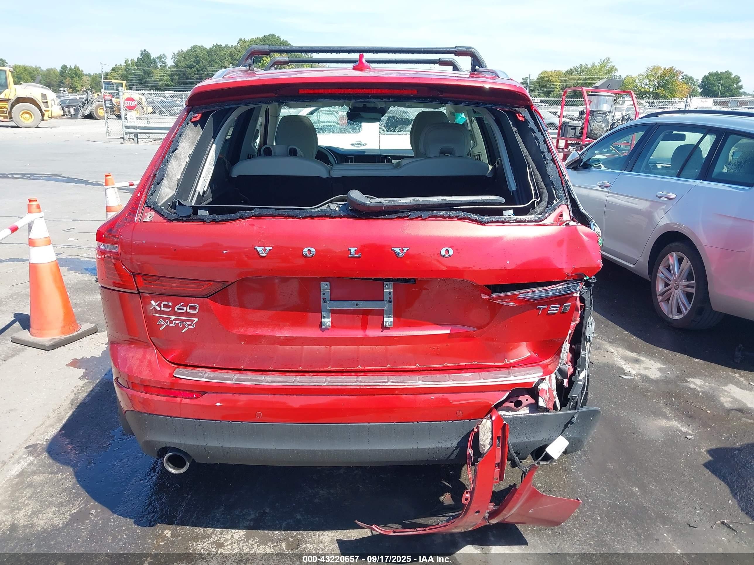 2021 Volvo Xc60 T5 Momentum Темно-бордовый vin: YV4102RK1M1738035