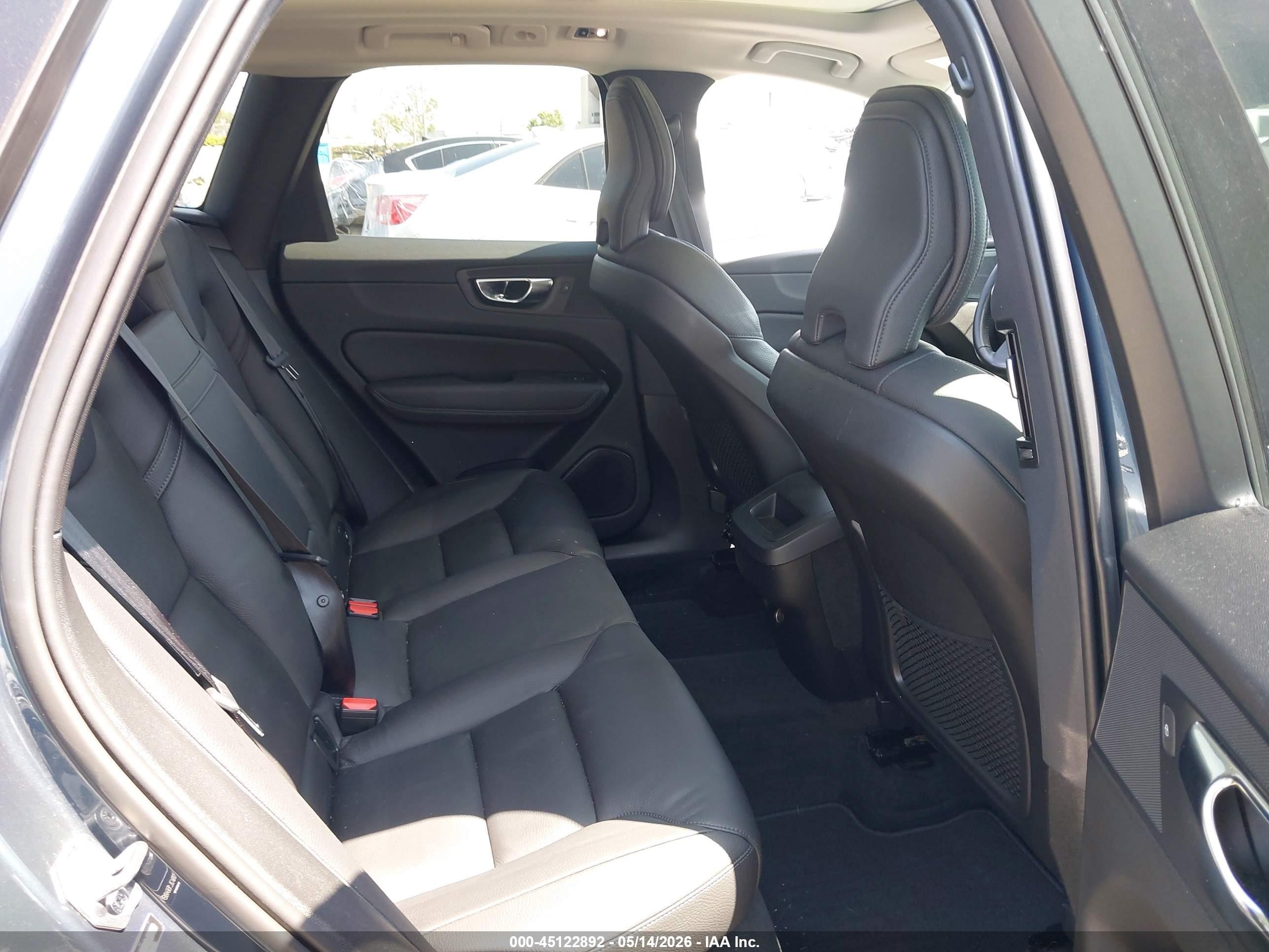 2020 Volvo Xc60 T5 Momentum Blue vin: YV4102RK2L1564880