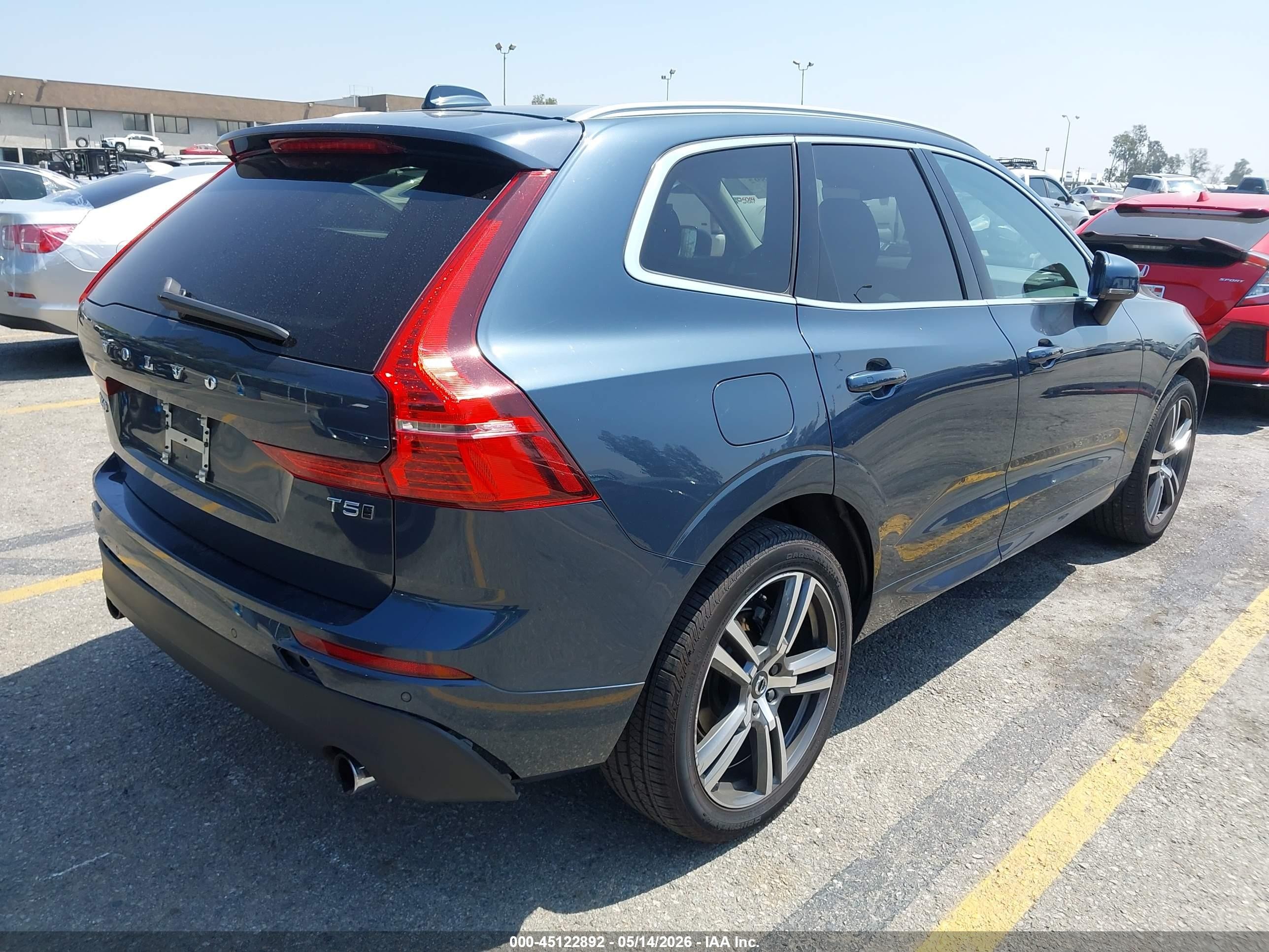 2020 Volvo Xc60 T5 Momentum Blue vin: YV4102RK2L1564880