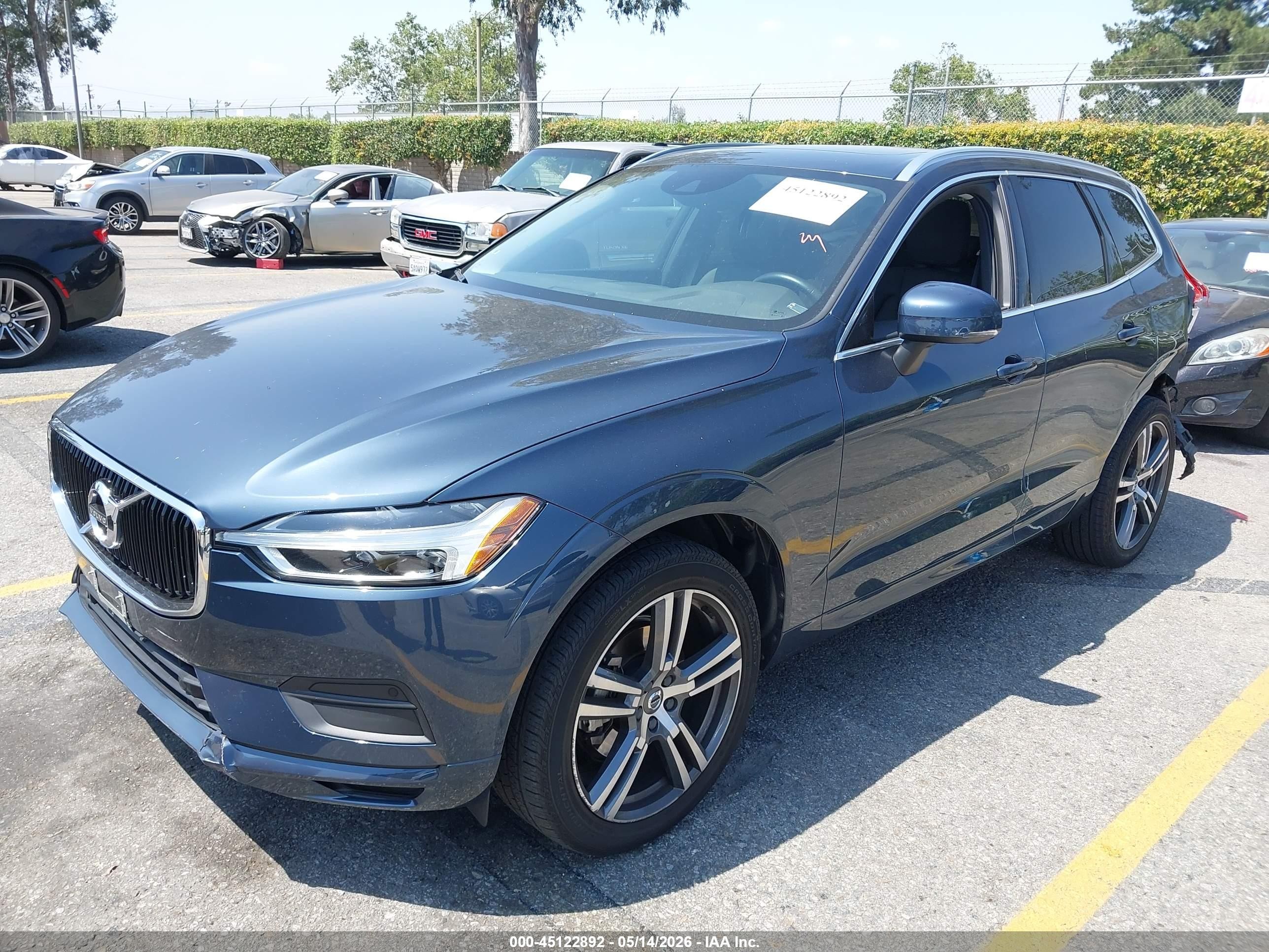 2020 Volvo Xc60 T5 Momentum Blue vin: YV4102RK2L1564880