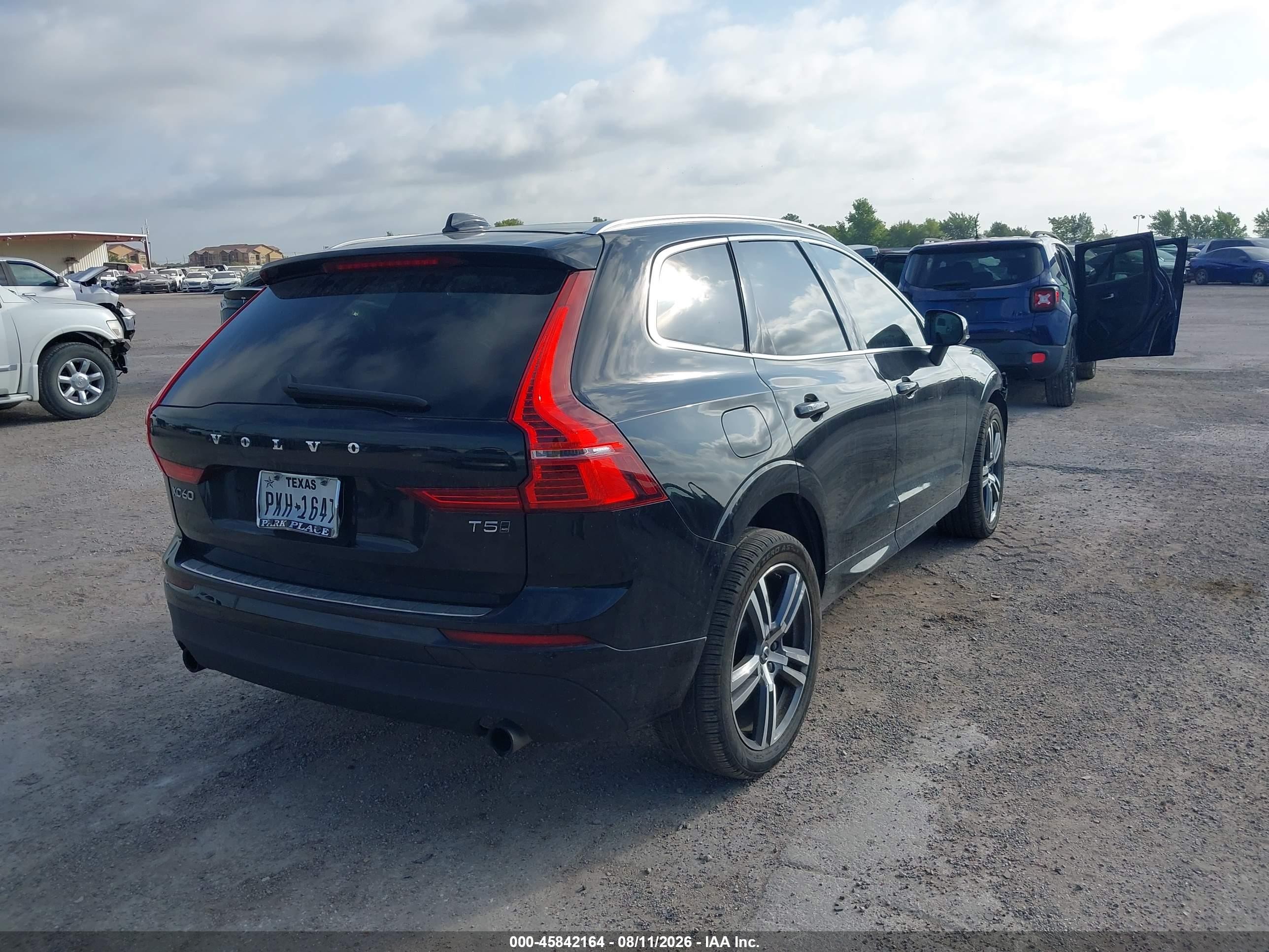 2021 Volvo Xc60 T5 Momentum Black vin: YV4102RK3M1722967