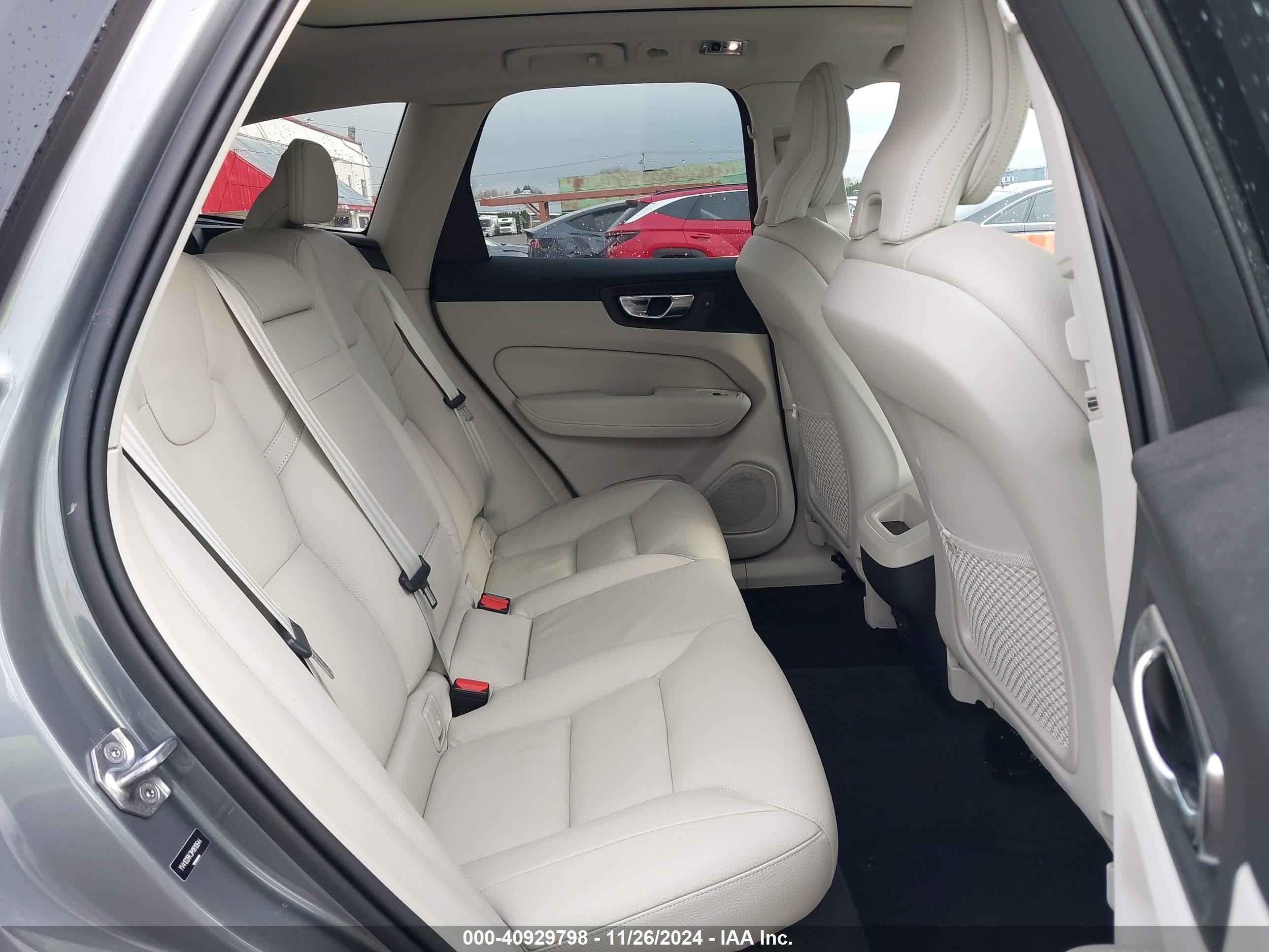 2021 Volvo Xc60 T5 Momentum Gray vin: YV4102RK3M1810644
